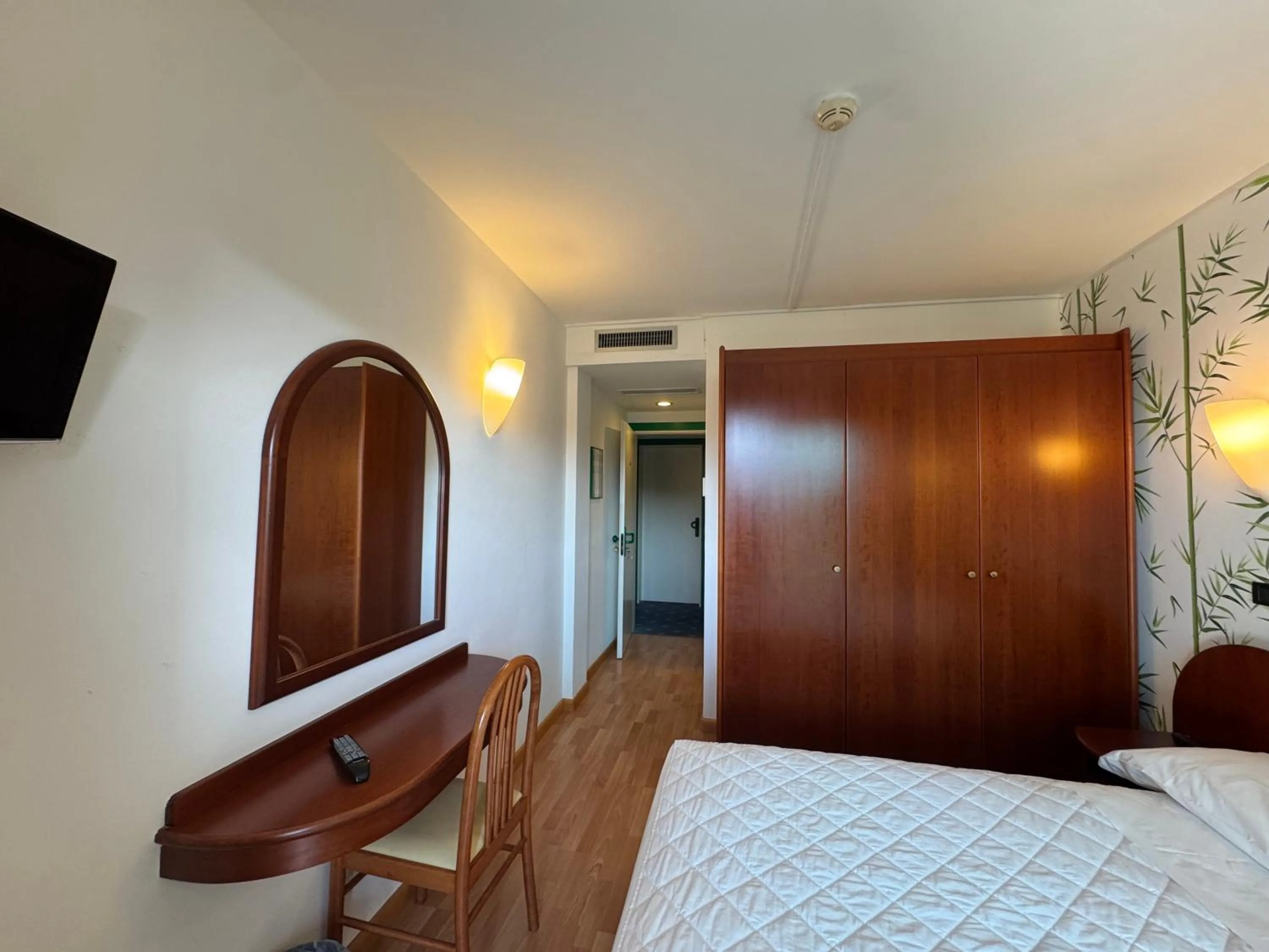 Photo of the whole room in Hotel Falcone