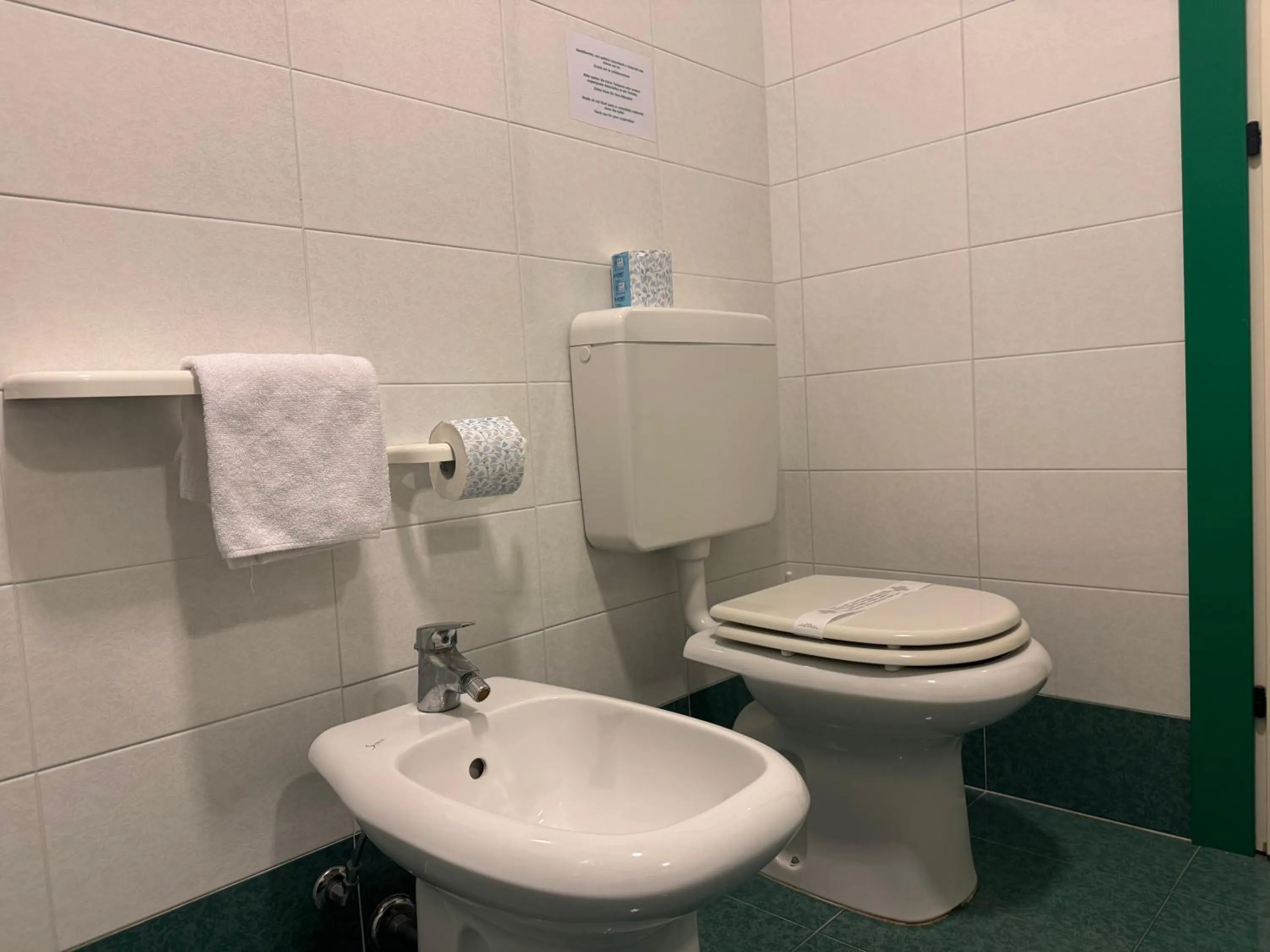 Bathroom in Hotel Falcone