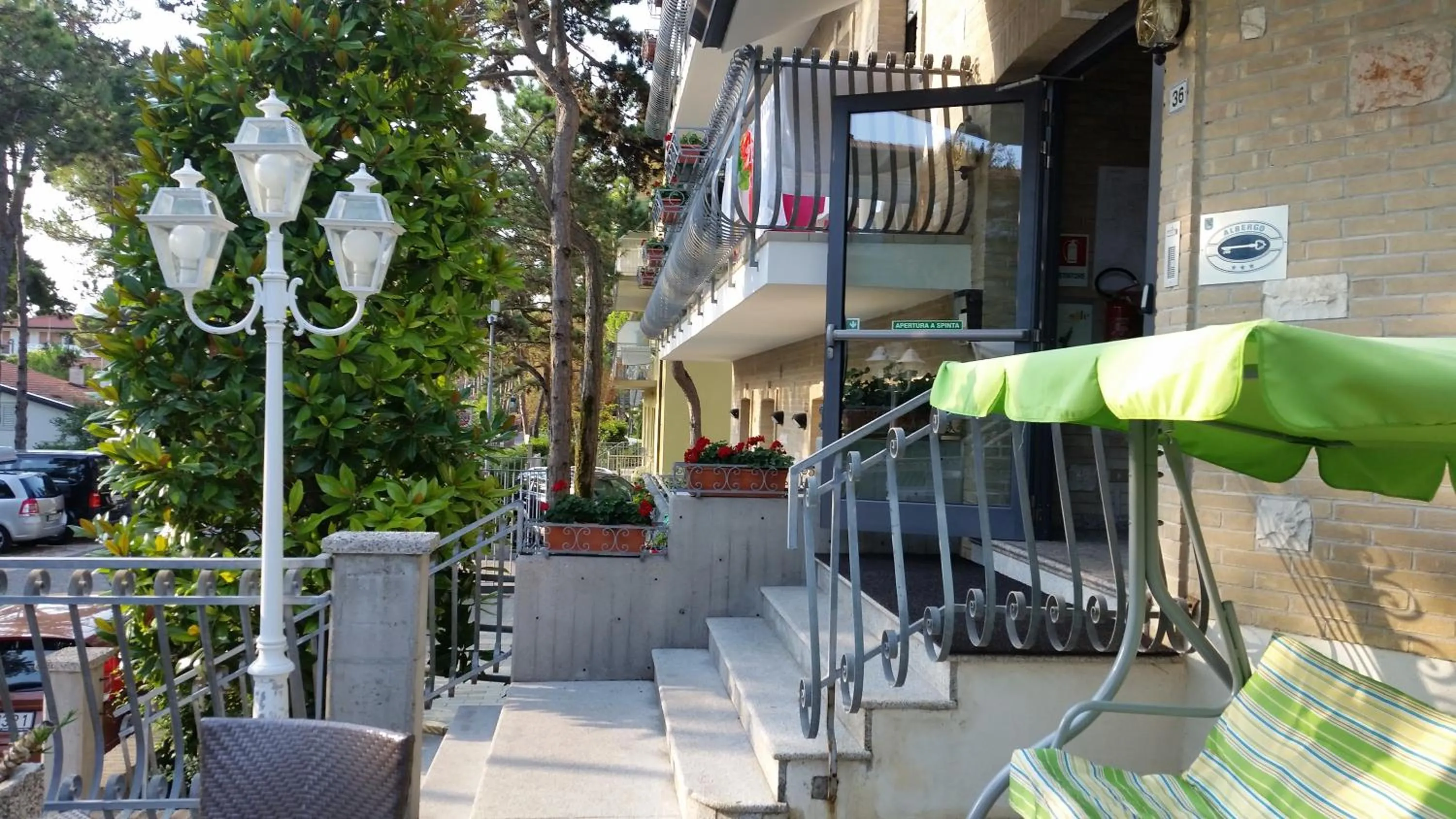 Facade/entrance in Hotel Acapulco