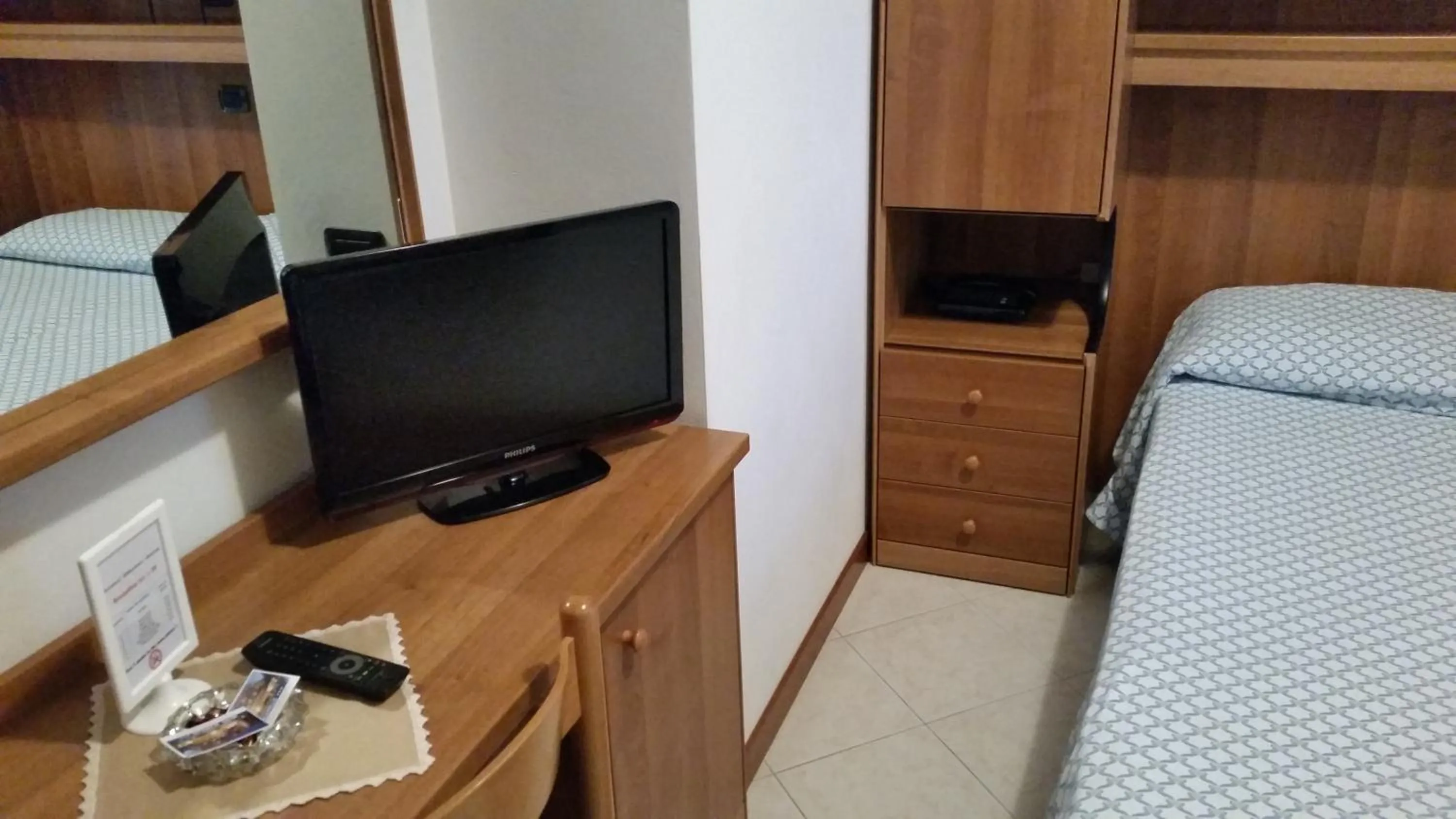 Decorative detail, Bed in Hotel Acapulco