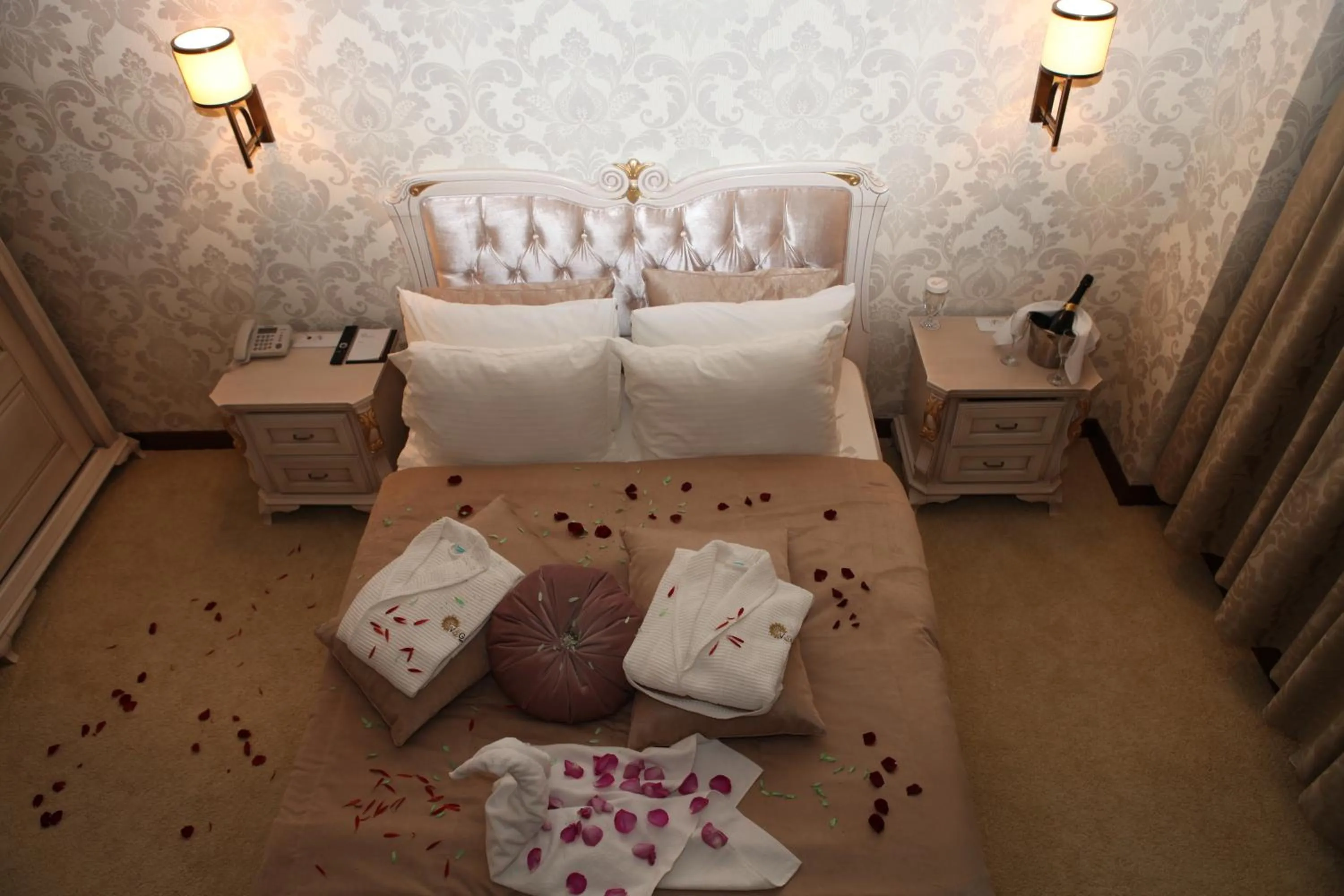 Bedroom, Bed in Vego Hotel