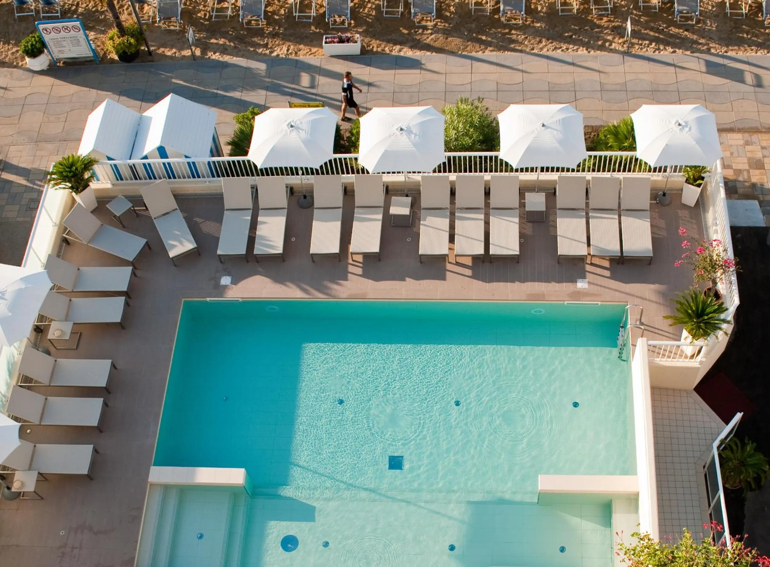 Swimming pool in Hotel Canarie
