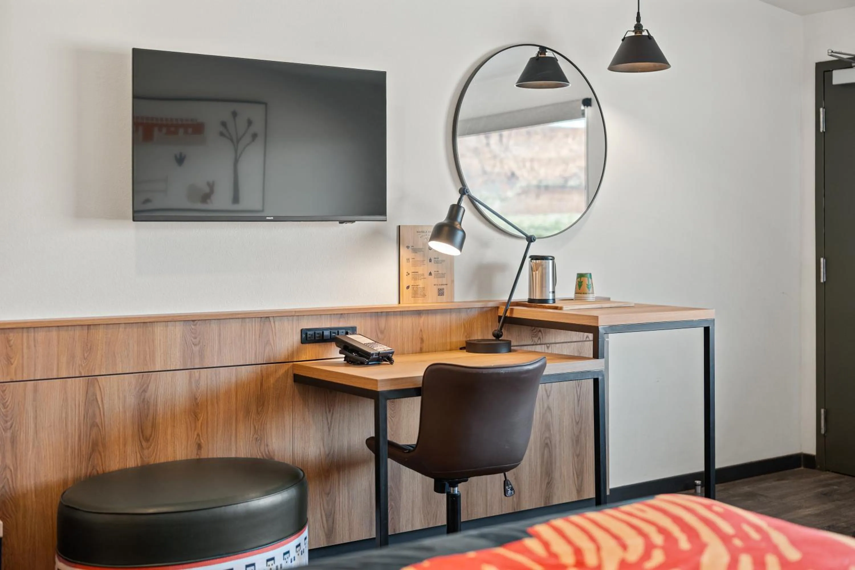 TV and multimedia in Marble Canyon Lodge