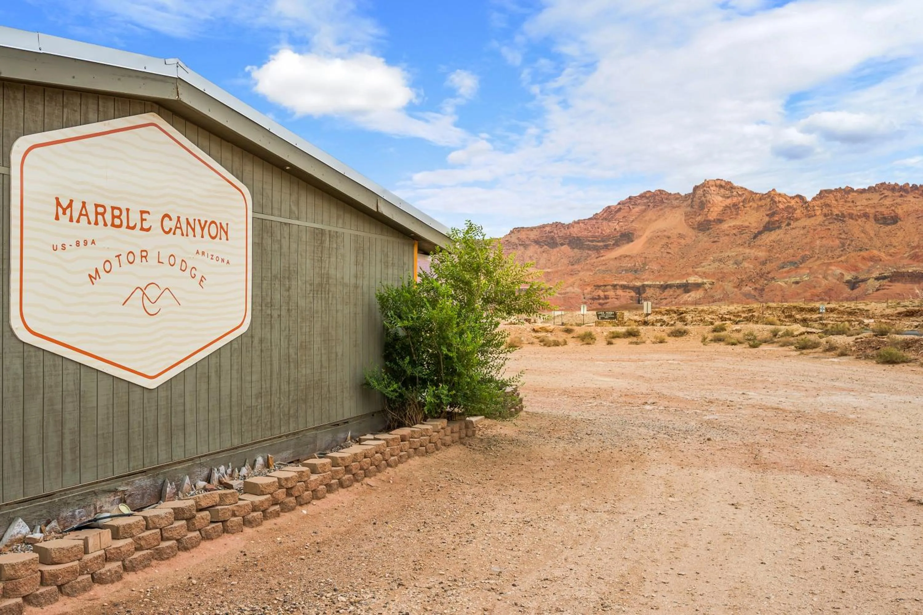 Day in Marble Canyon Lodge