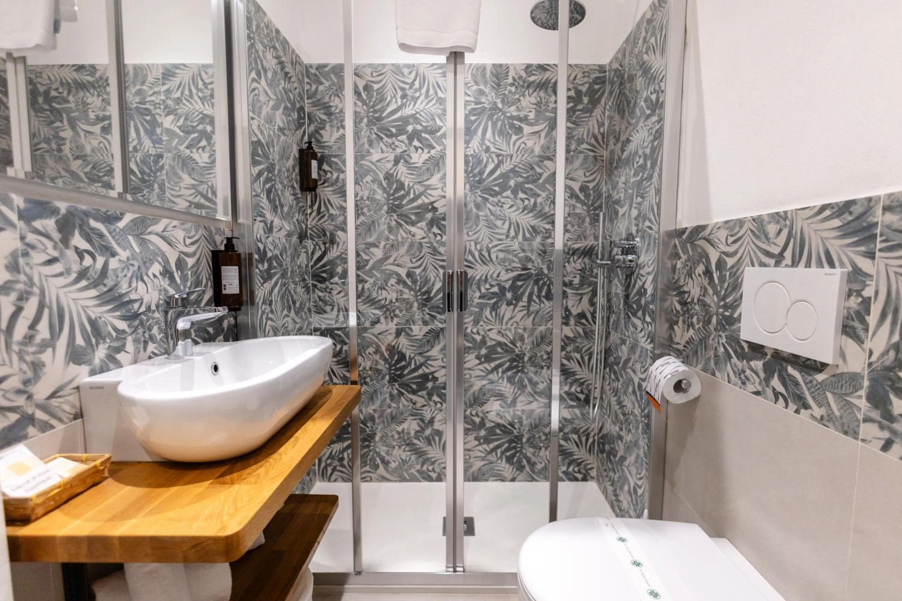 Bathroom in Hotel Stella Del Mare