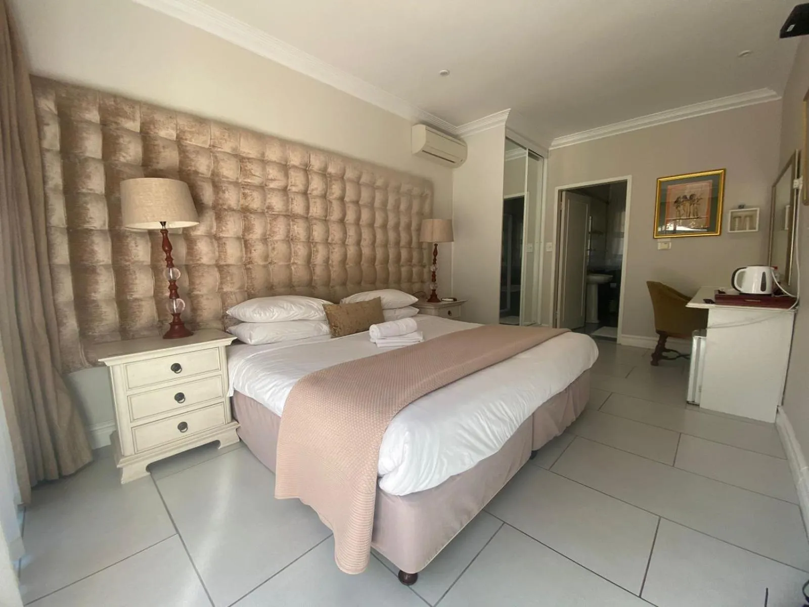Bedroom, Bed in Summerview Boutique Hotel & Conference