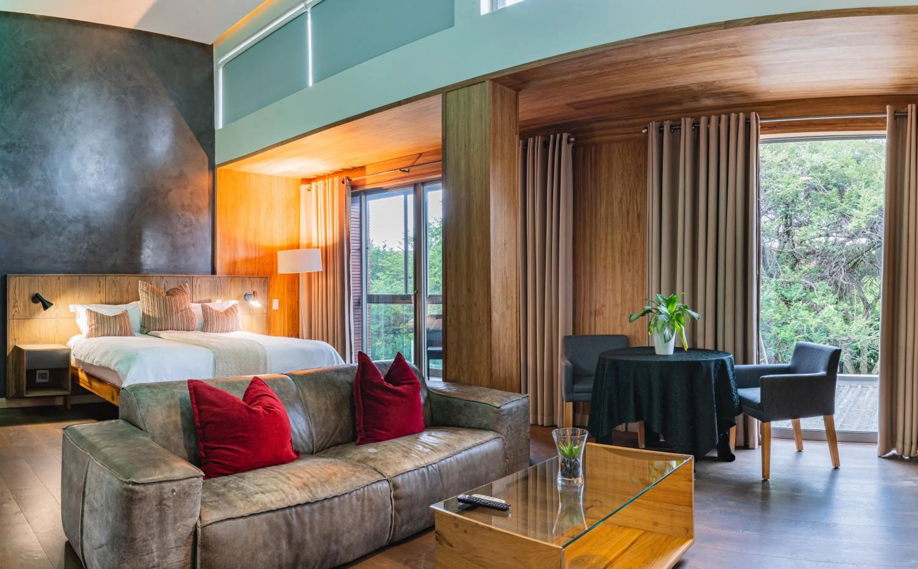 Seating area, Bed in Menlyn Boutique Hotel