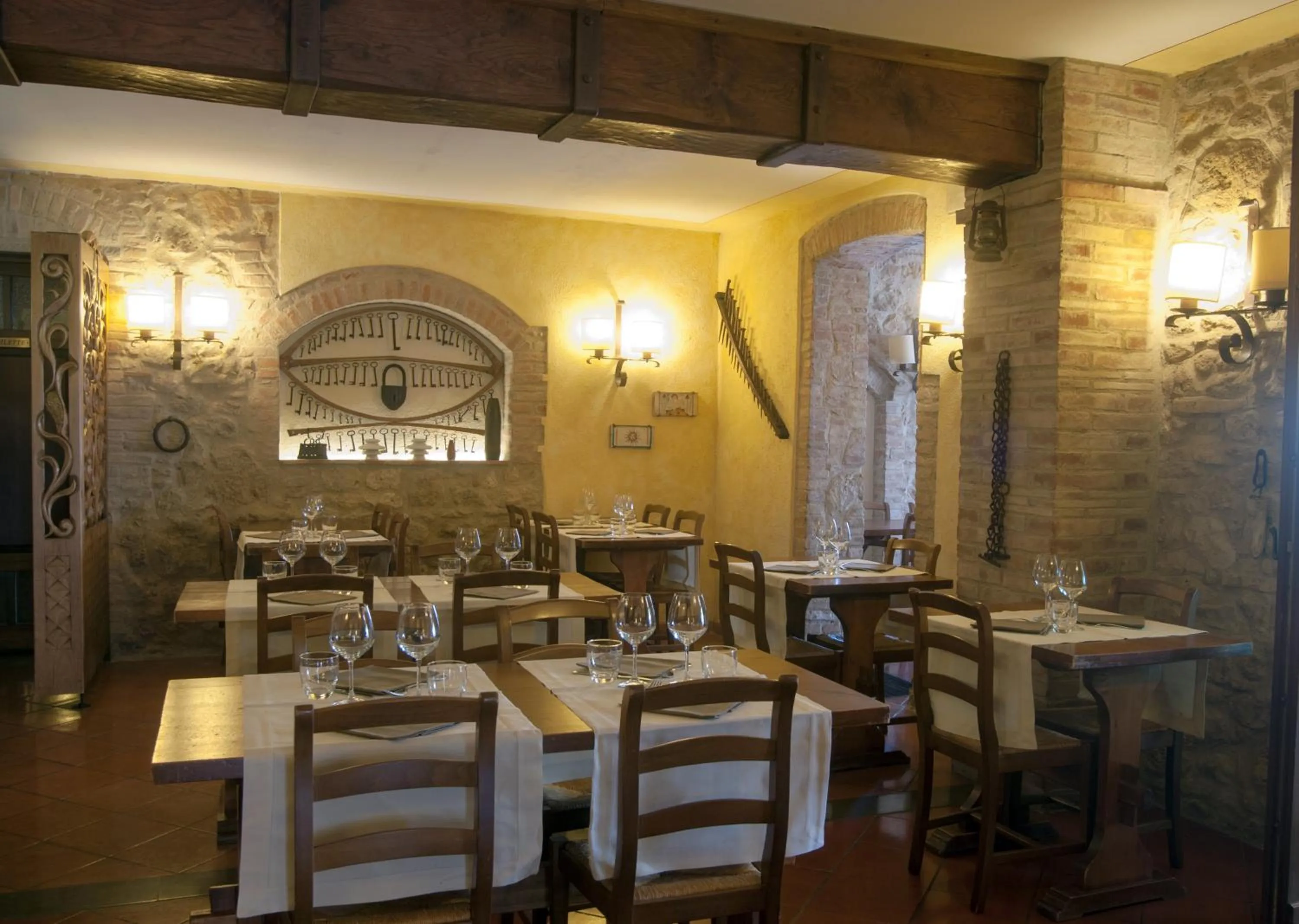 Restaurant/places to eat in Hotel Sovestro