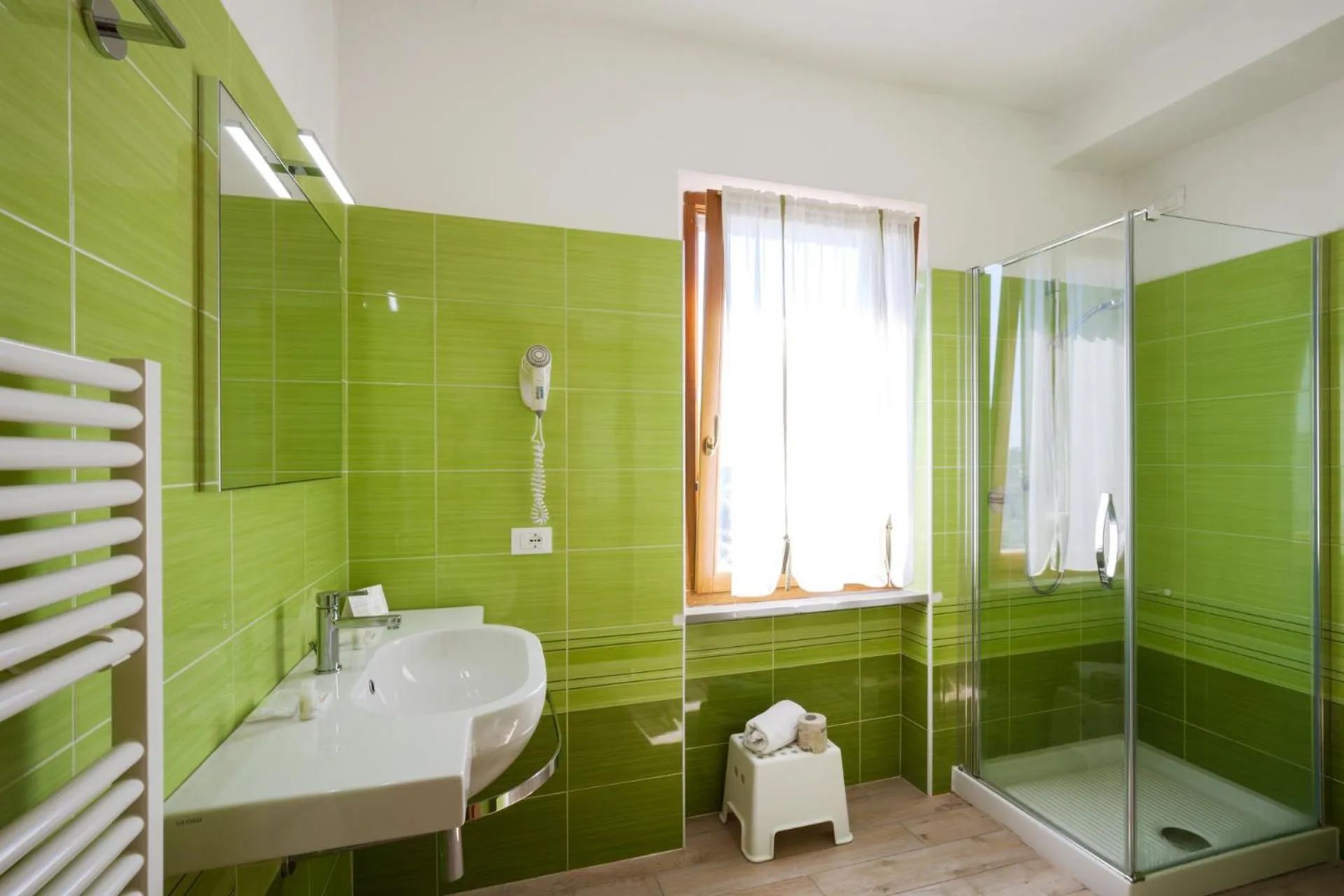 Shower in Hotel Porta Romana di Luce Hotels