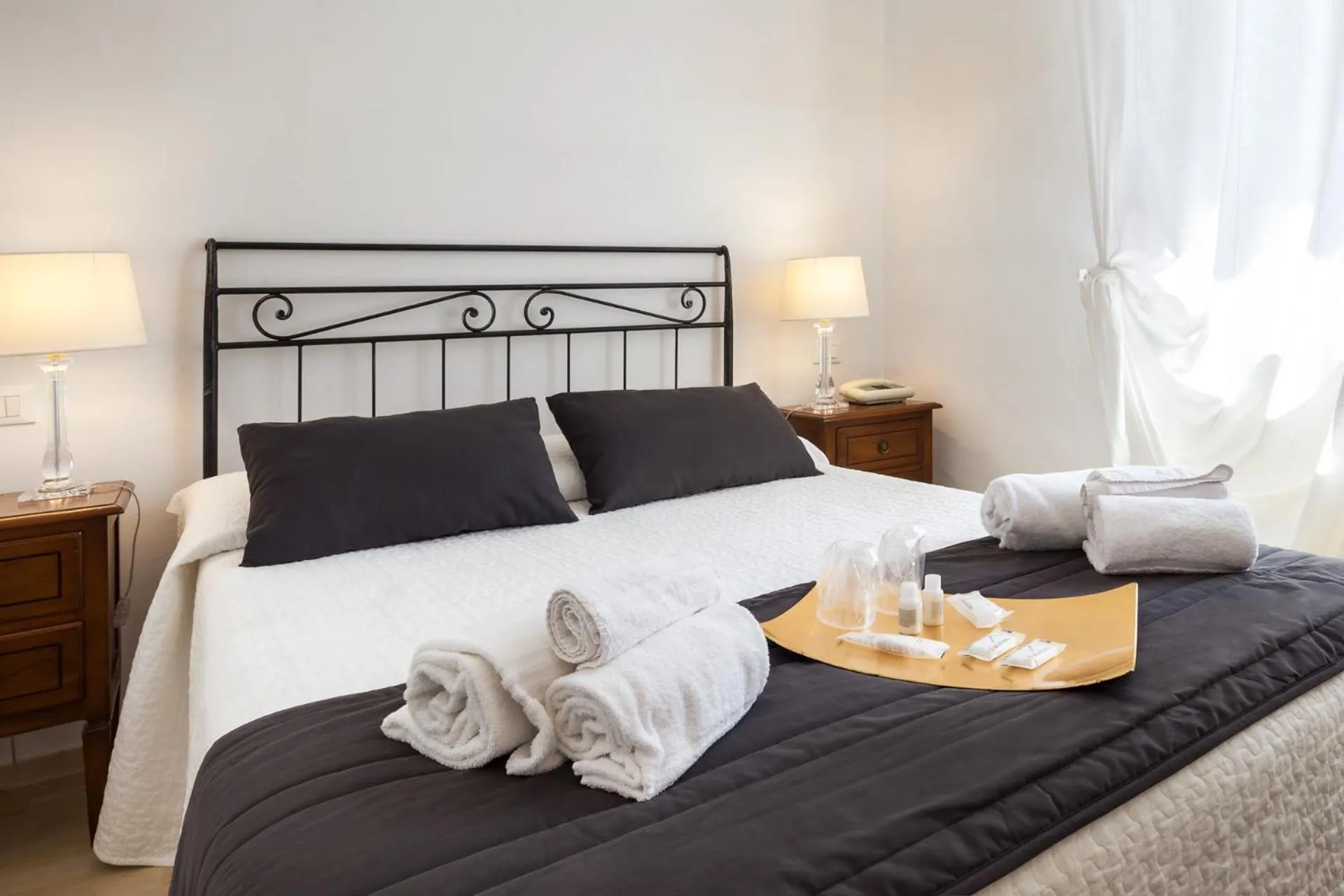 Bed in Hotel Porta Romana di Luce Hotels