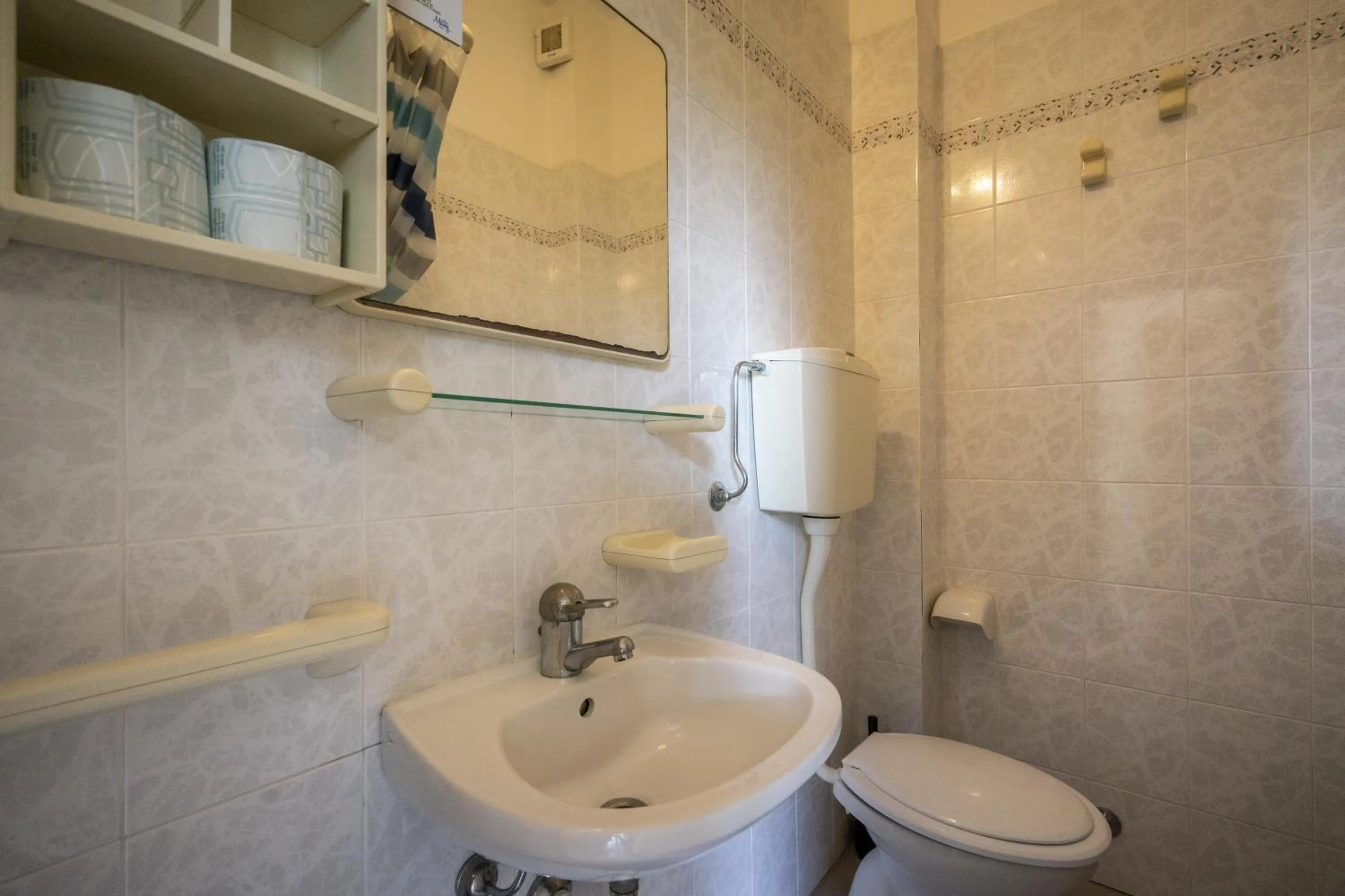 Bathroom in Hotel Mamy