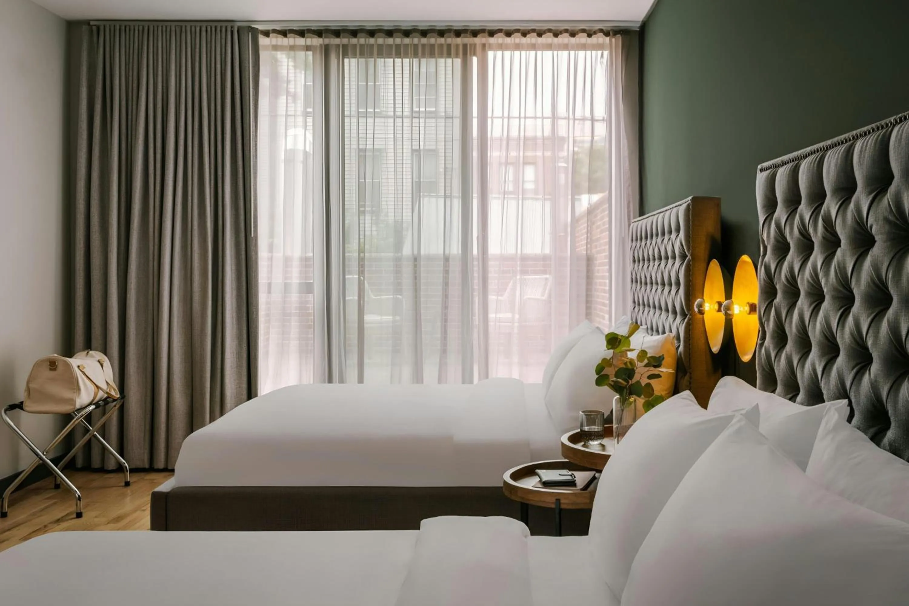 Bedroom, Bed in The Dutch Hotel Long Island City, Sonder by Marriott Bonvoy