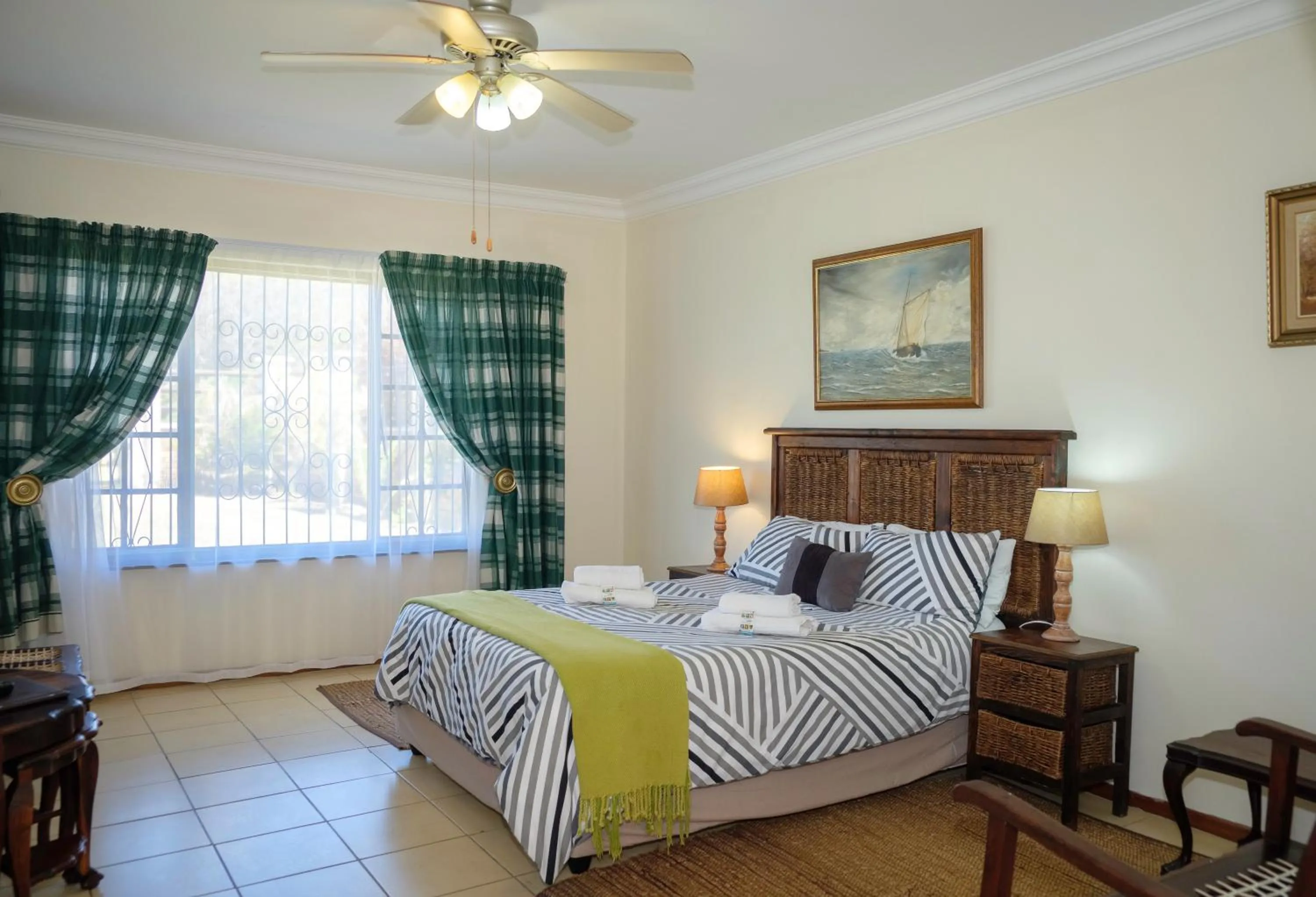 Bed in Crowned Crane