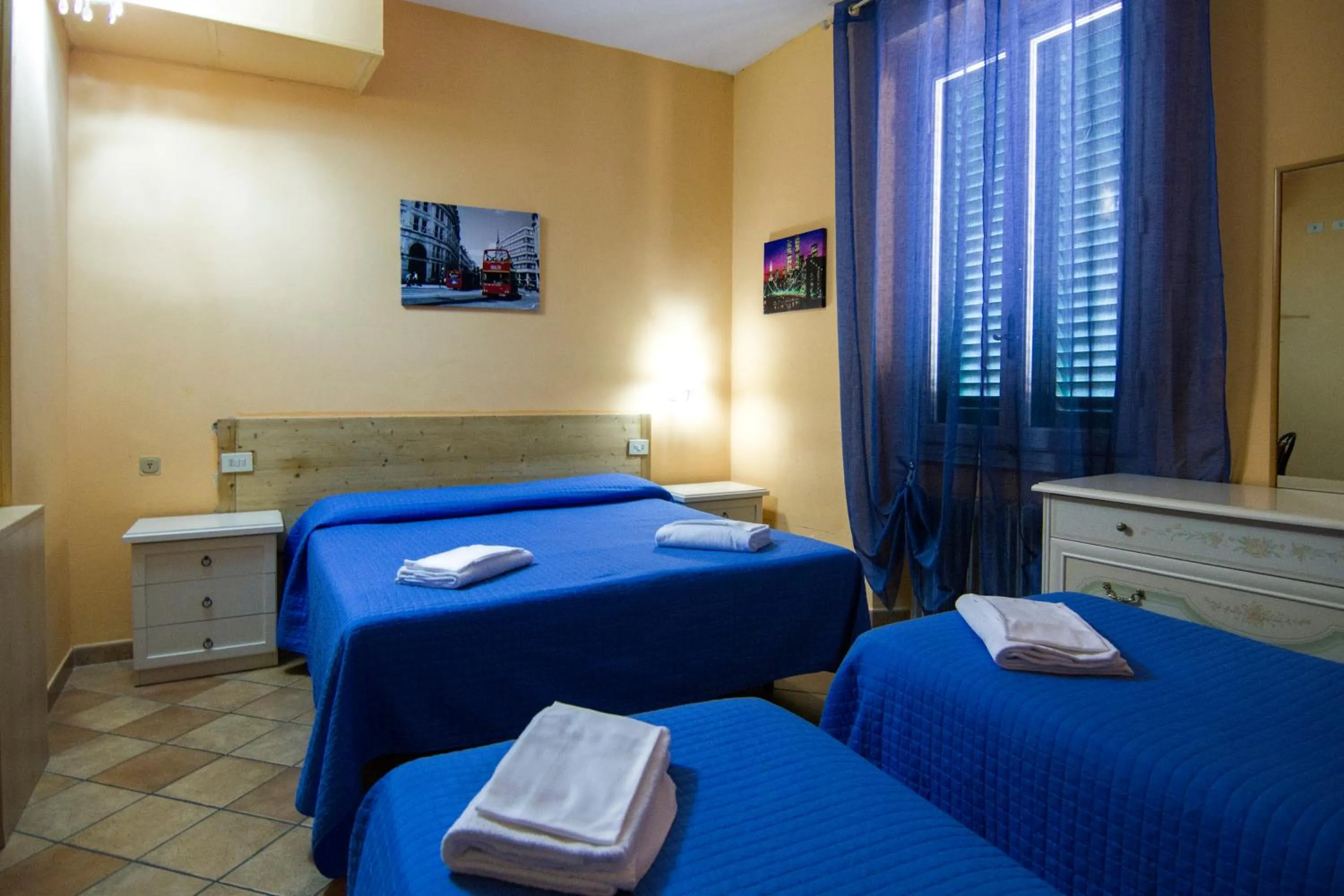 Photo of the whole room, Bed in Hotel Cordova