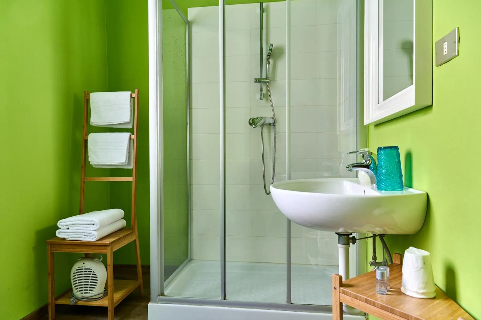 Shower in Al Cavour 34