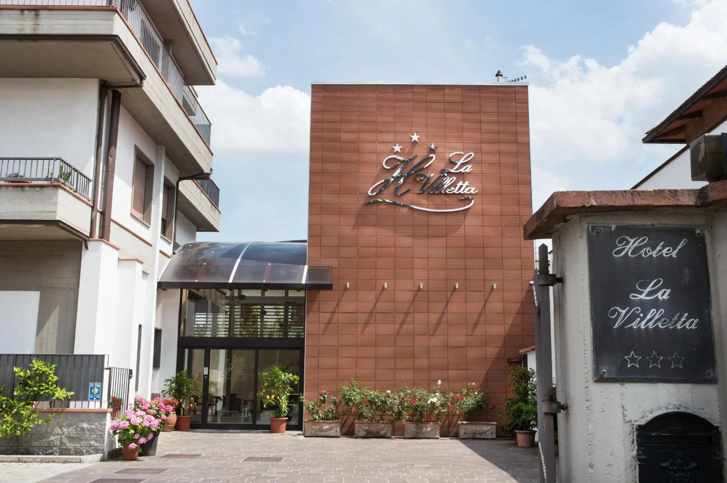 Facade/entrance in Hotel La Villetta
