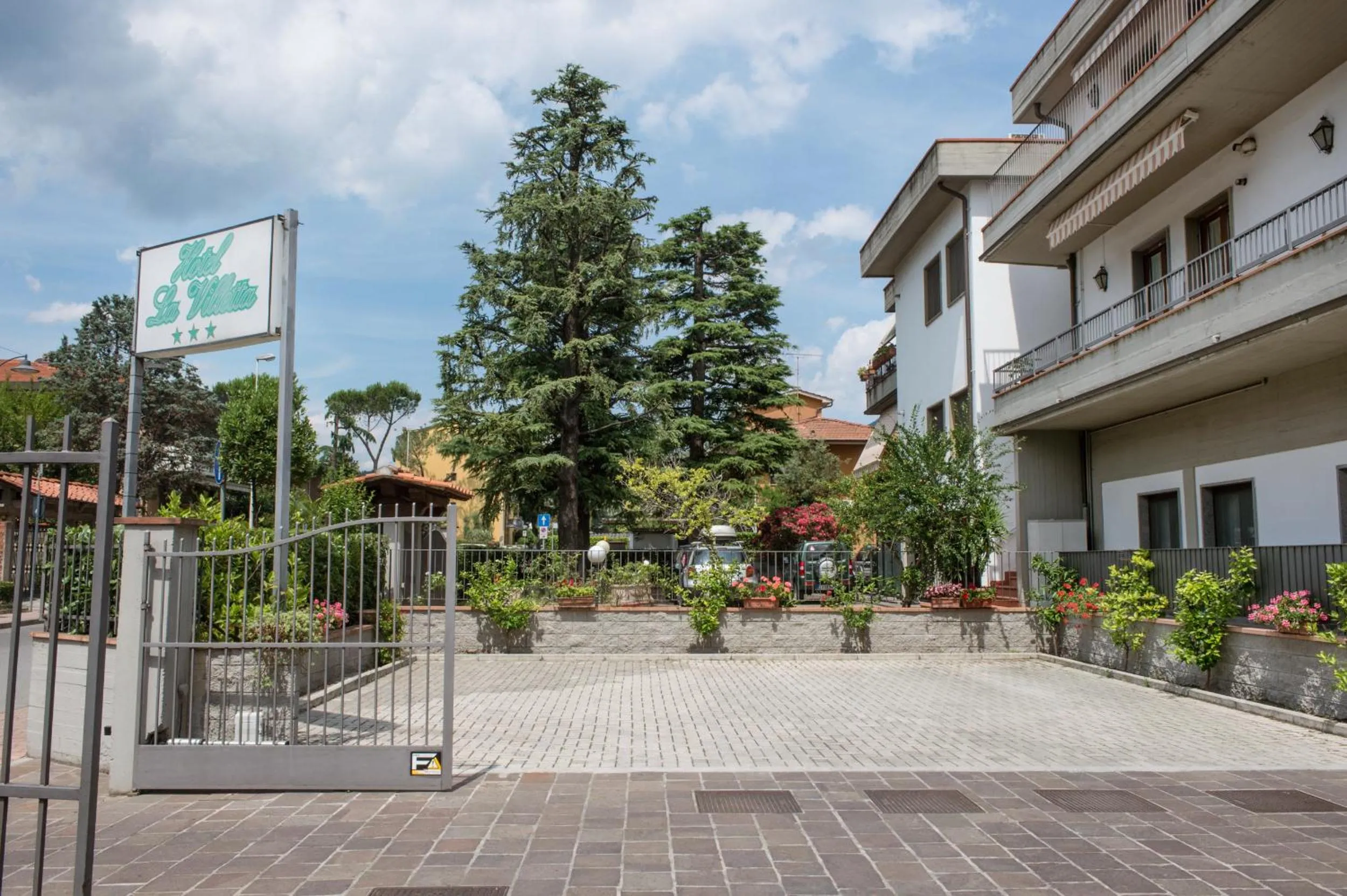 Property building in Hotel La Villetta