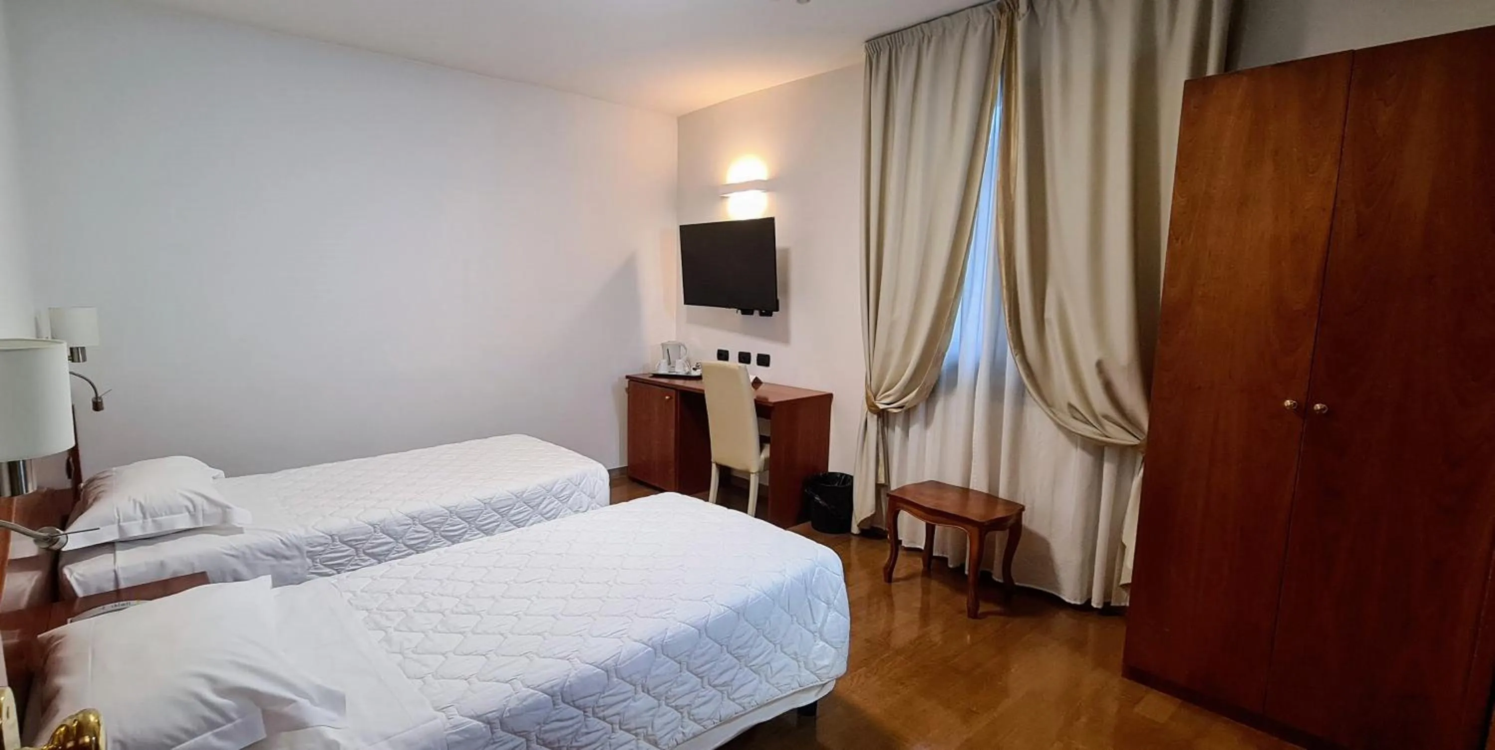 Photo of the whole room, Bed in Hotel La Villetta