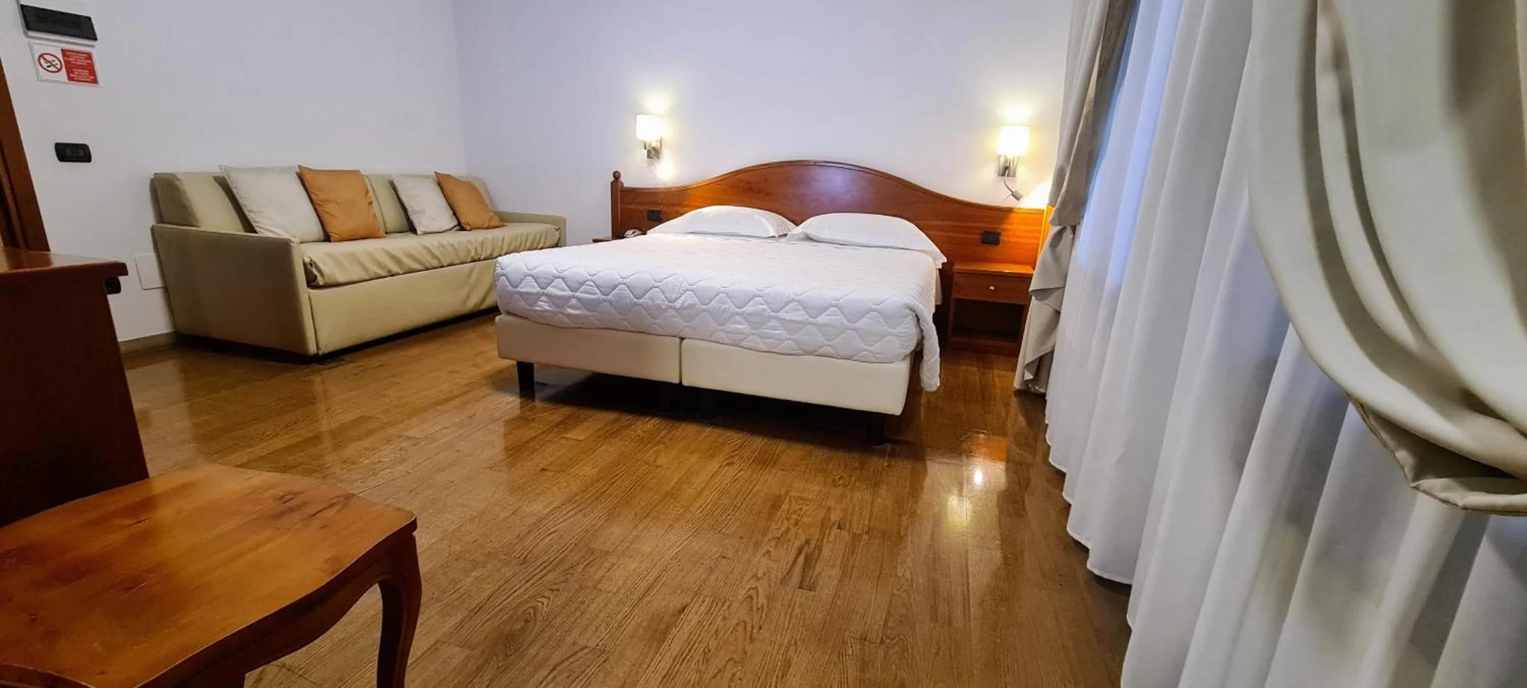 Photo of the whole room, Bed in Hotel La Villetta