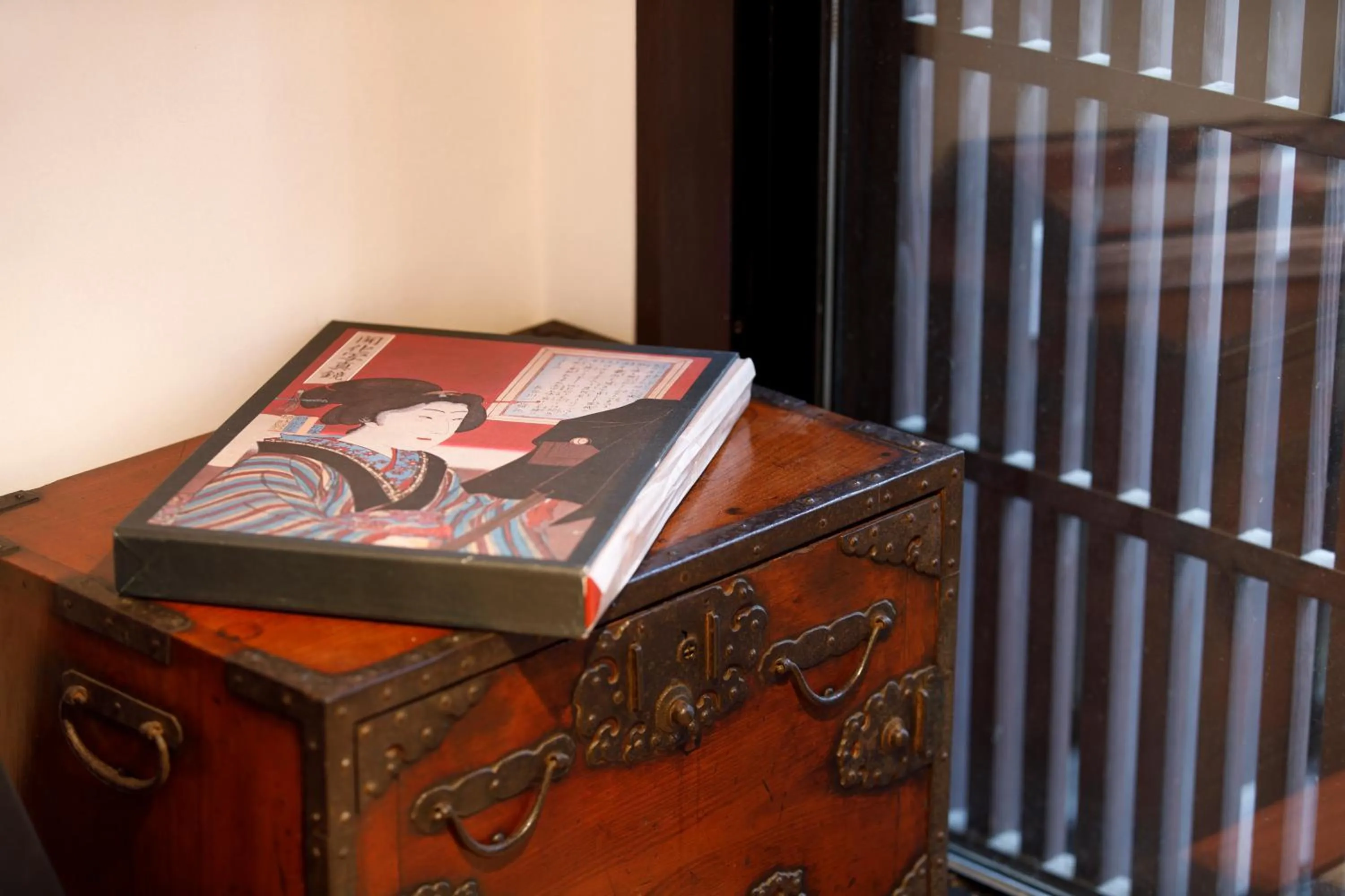 Decorative detail in Gion Misen Furumonzen