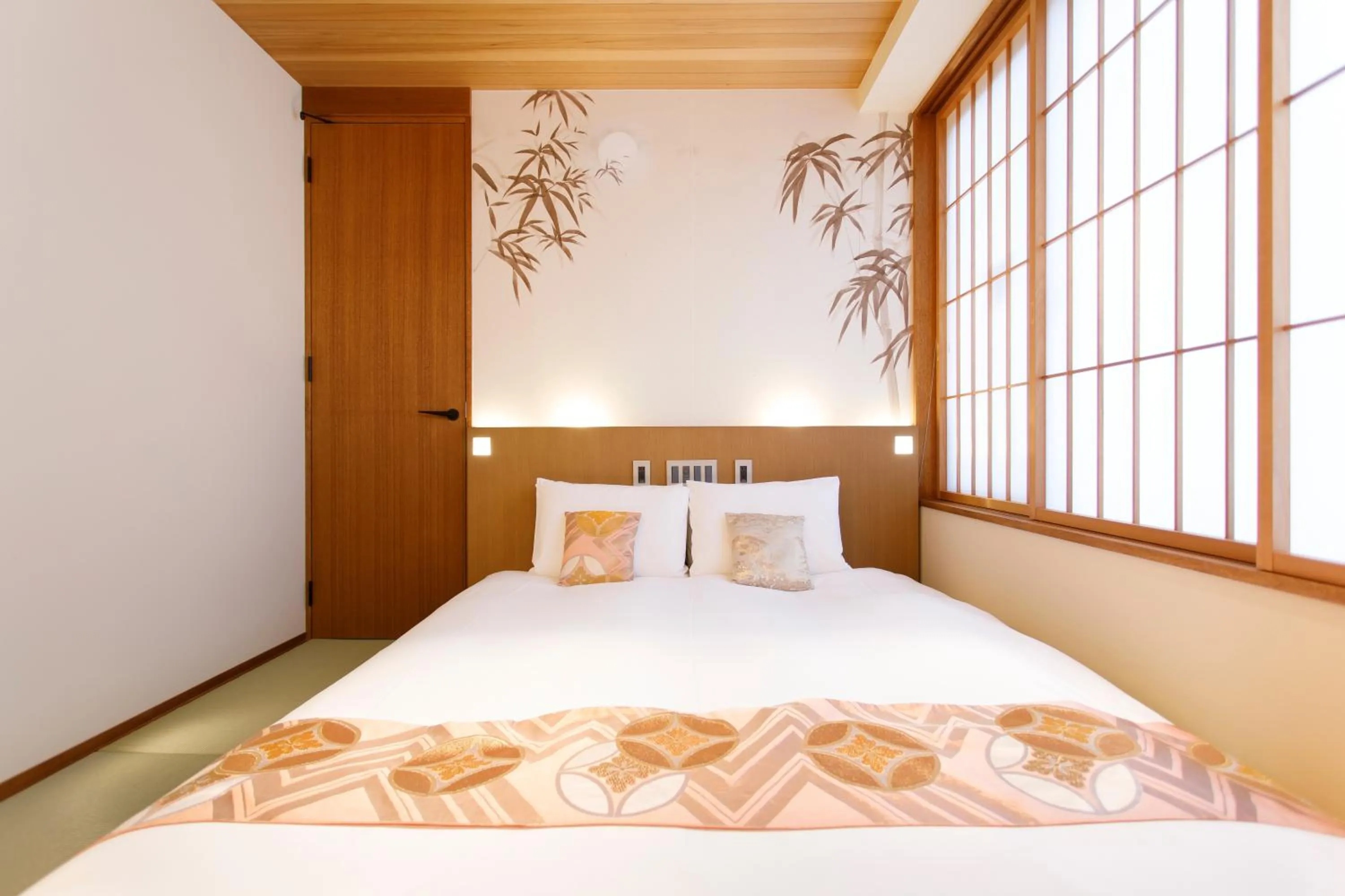 Photo of the whole room, Bed in Gion Misen Furumonzen