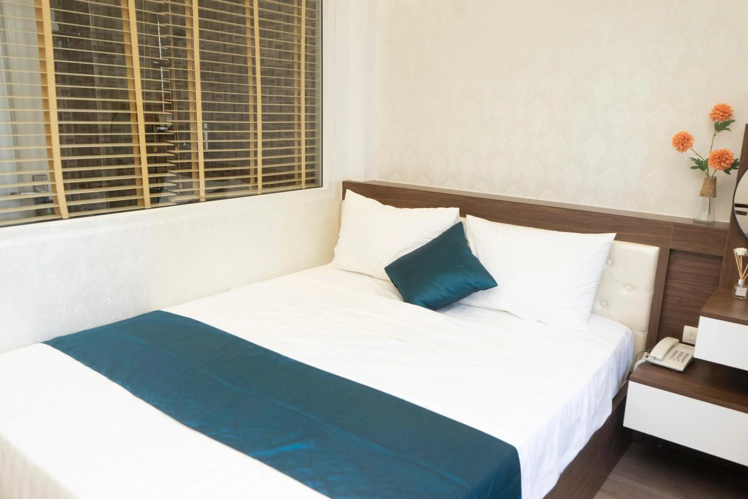 Bedroom, Bed in Sen Hotel My Dinh Song Da 미딩