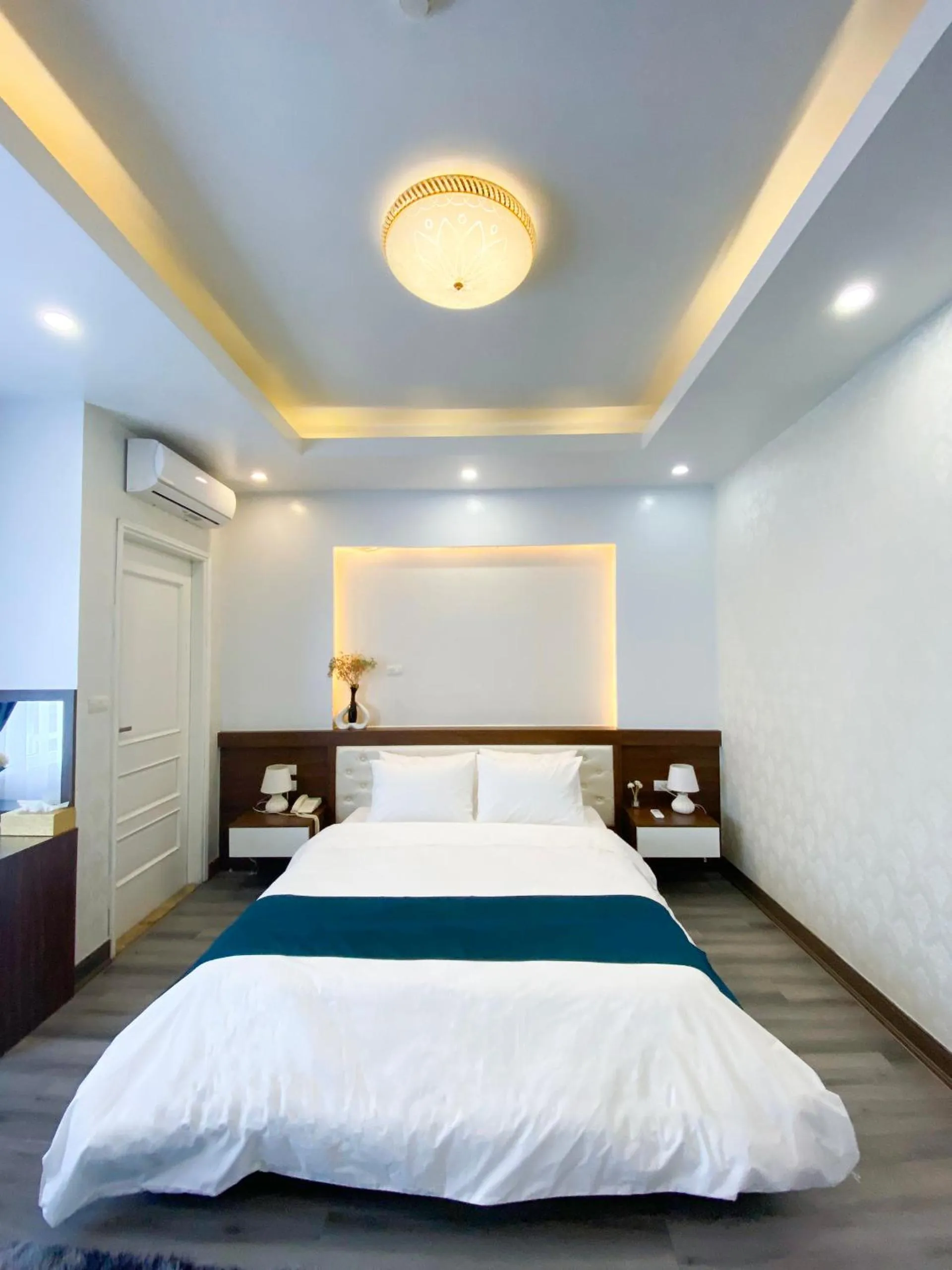 Photo of the whole room, Bed in Sen Hotel My Dinh Song Da 미딩