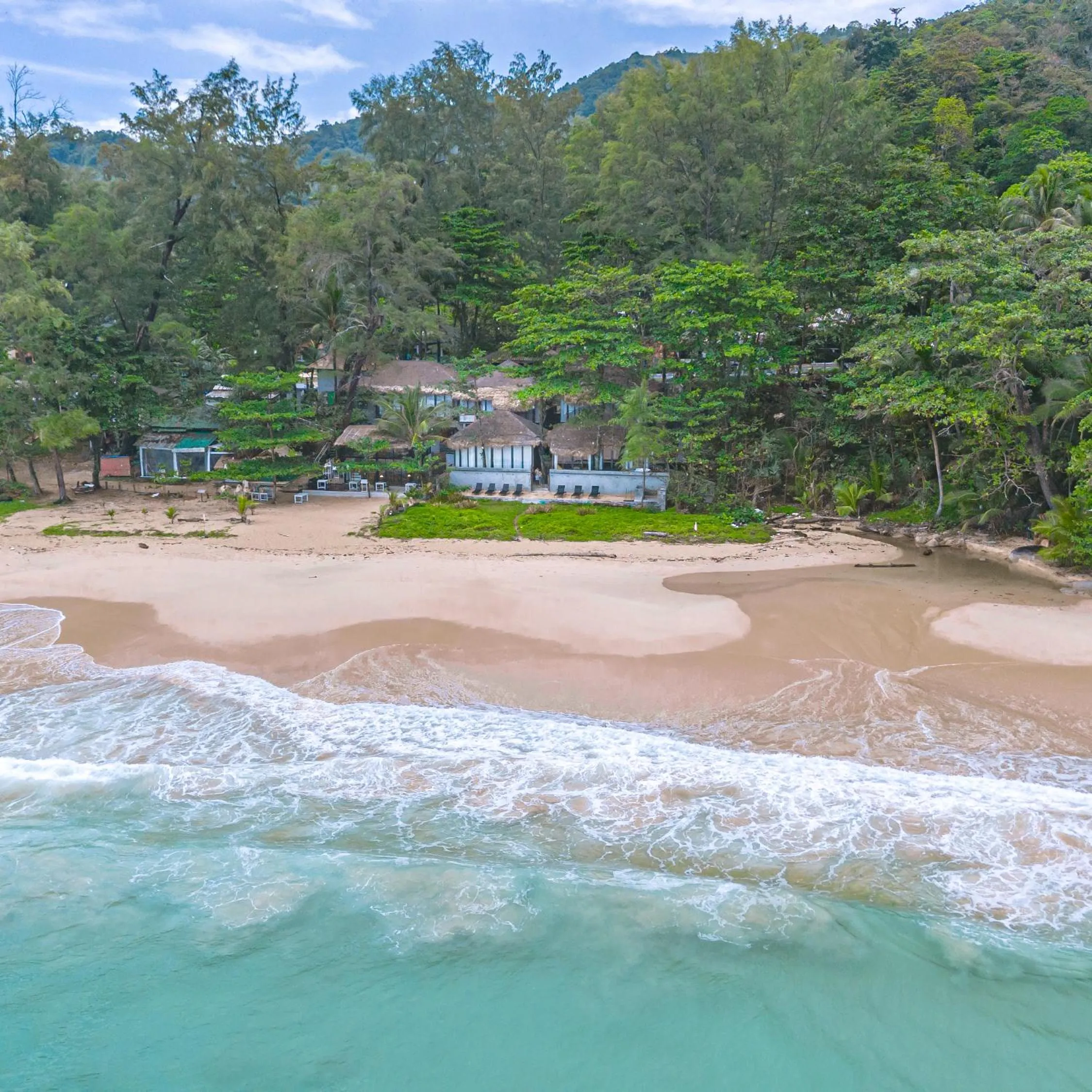 Beach in Sealord Naithon Beachfront Villa