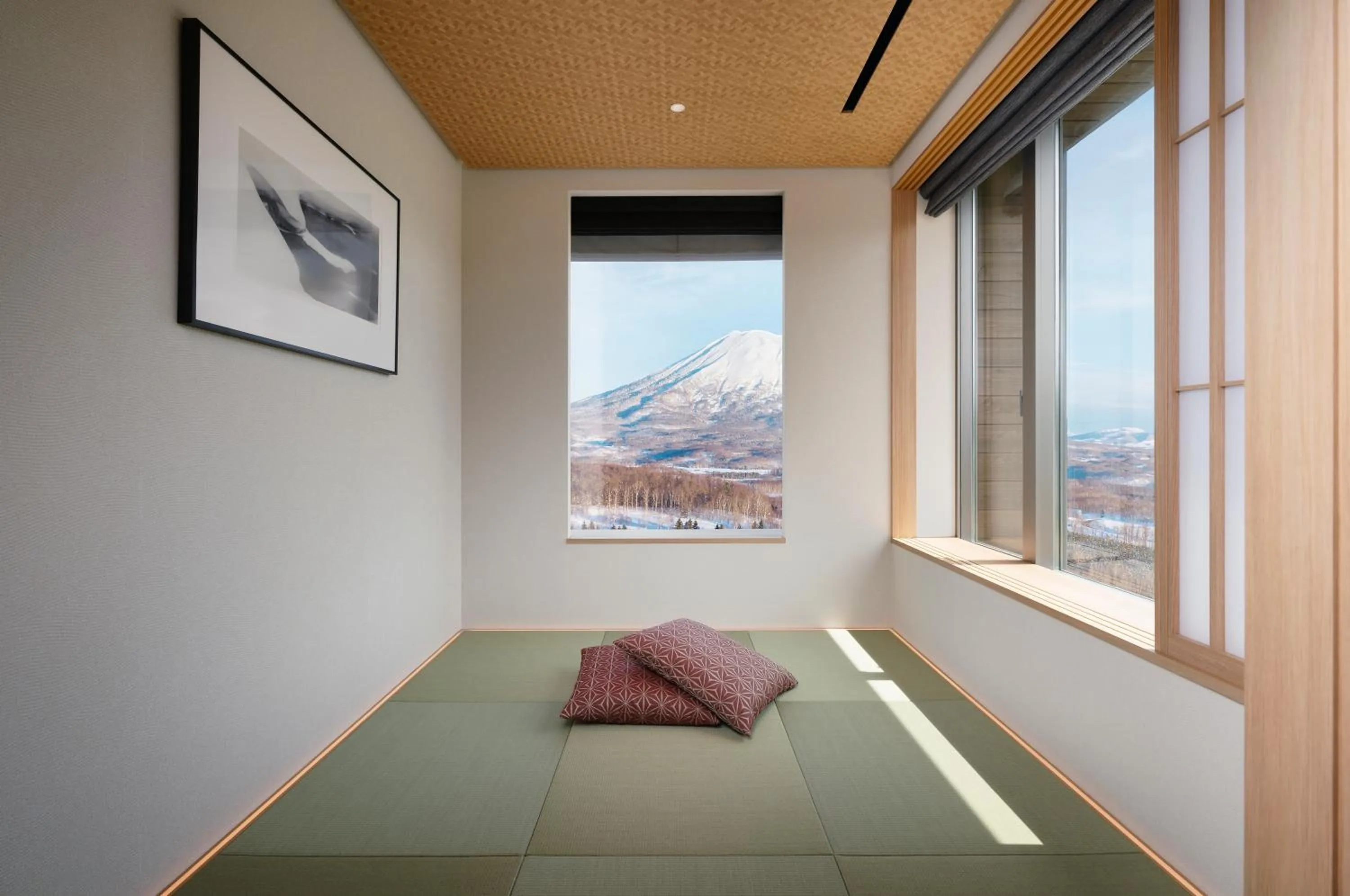 Photo of the whole room in Setsu Niseko