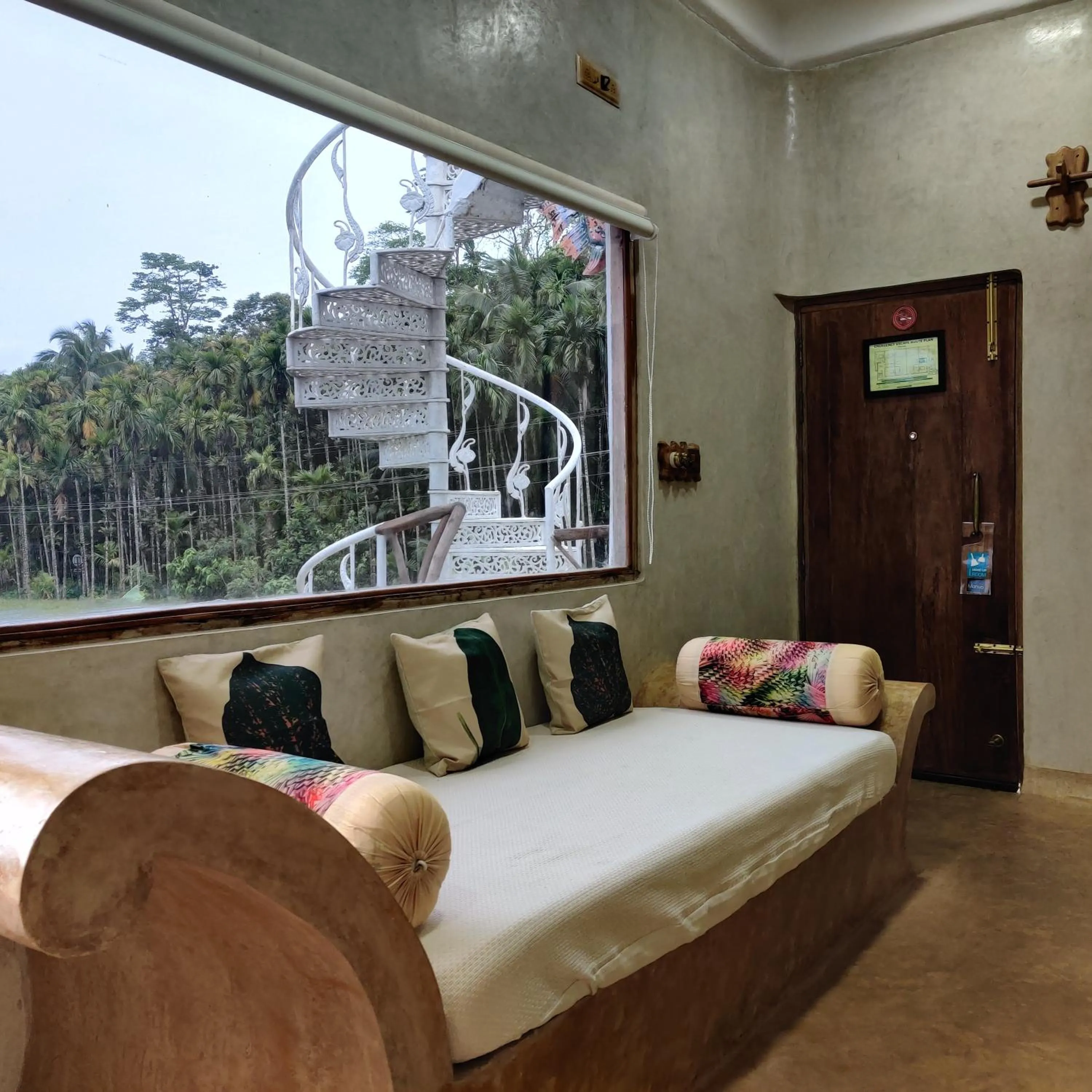 Seating area, Bed in Matsya