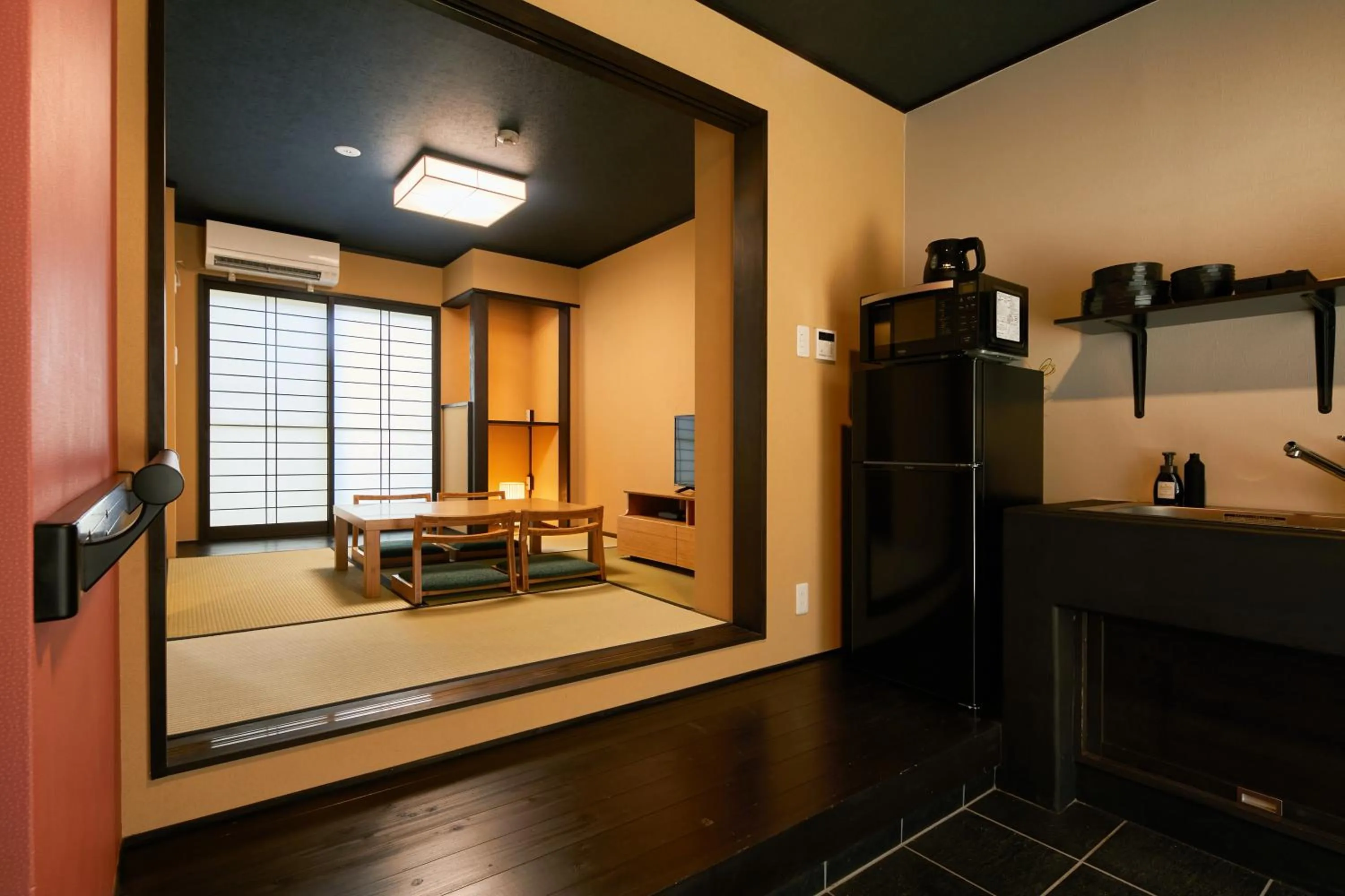 Photo of the whole room, Bed in TSUBOMI luxury Inn Shimabara Bettei 3