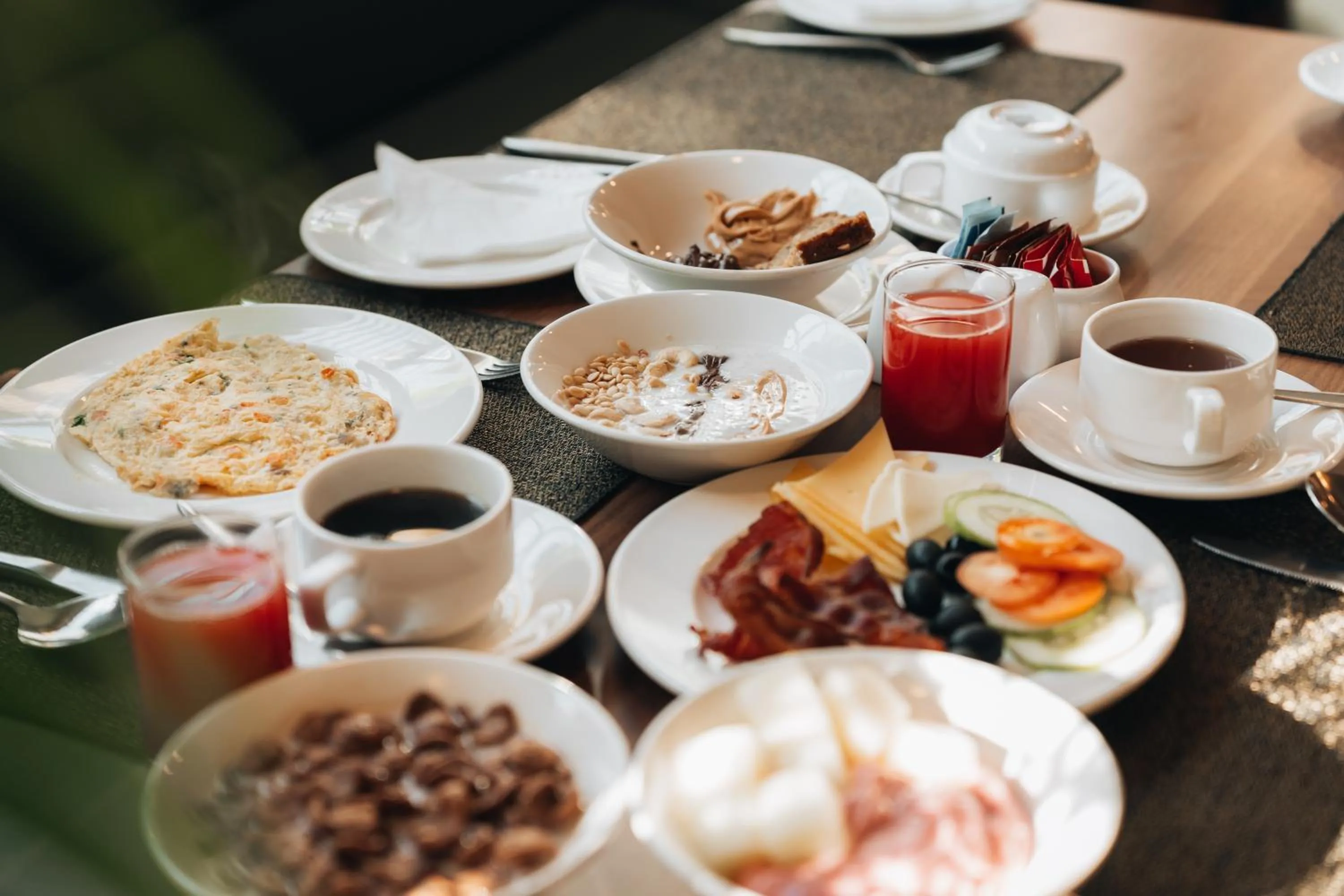 Restaurant/places to eat in Hotel Shambala