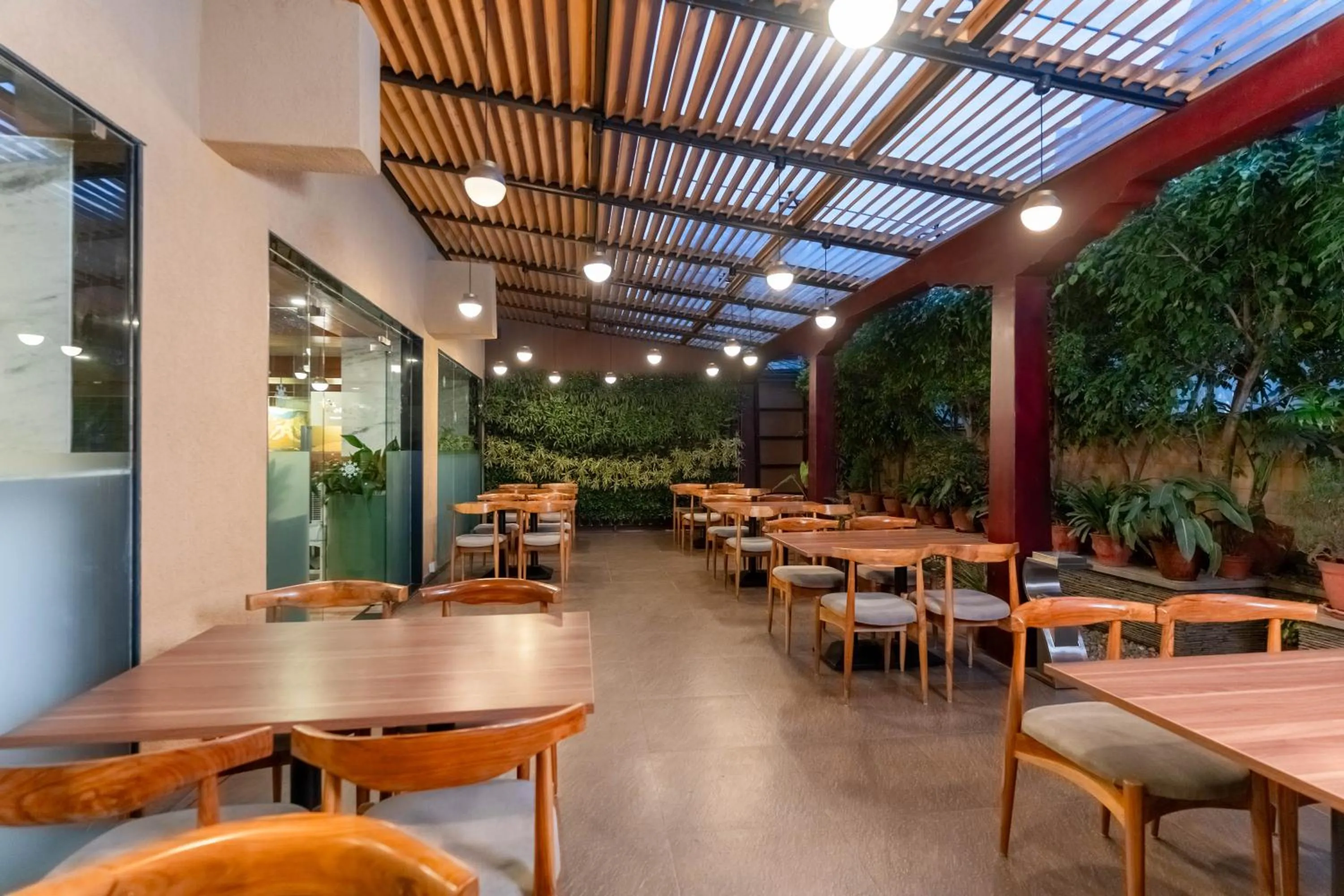 Restaurant/places to eat in Hotel Shambala