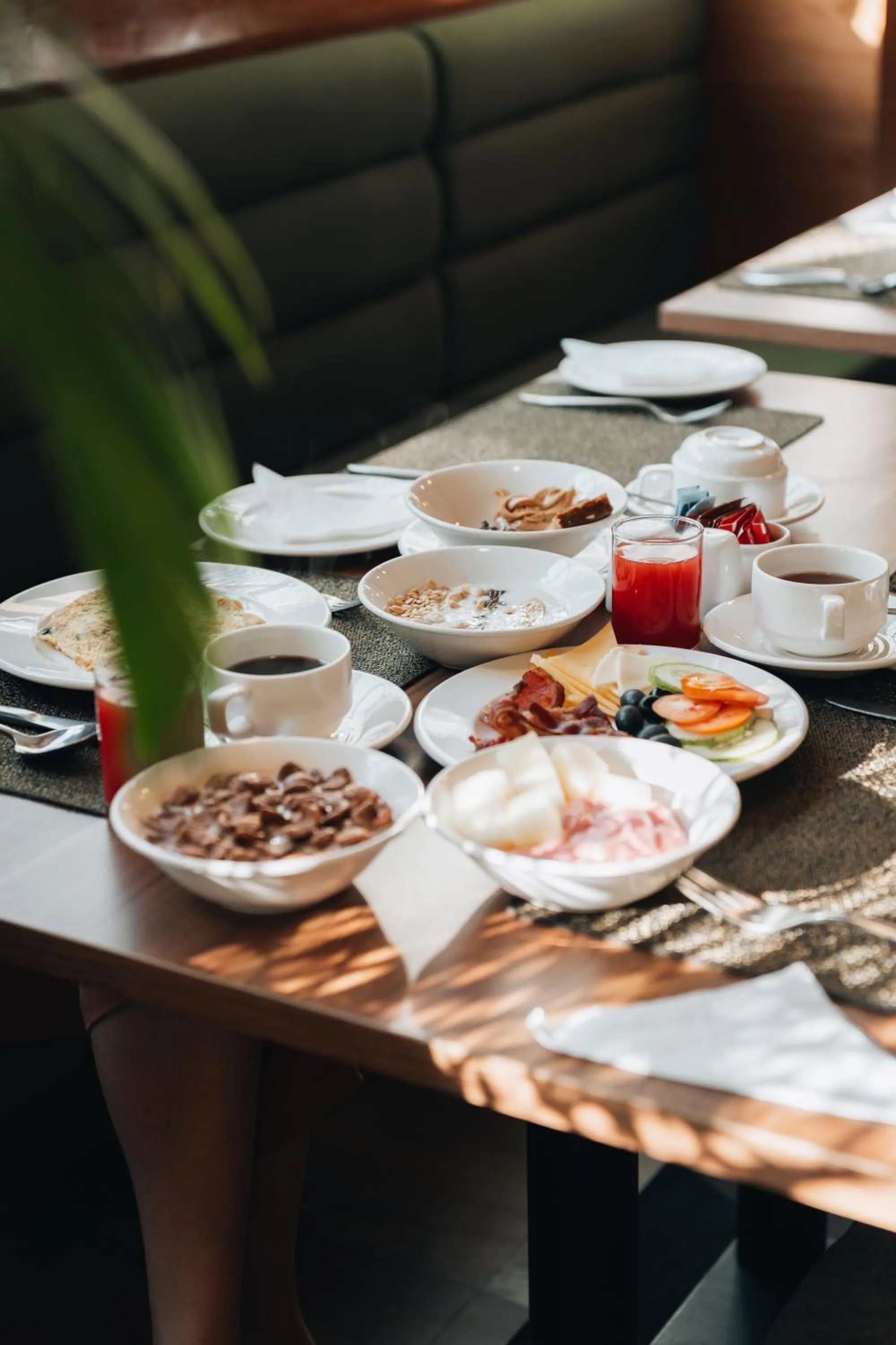 Restaurant/places to eat in Hotel Shambala