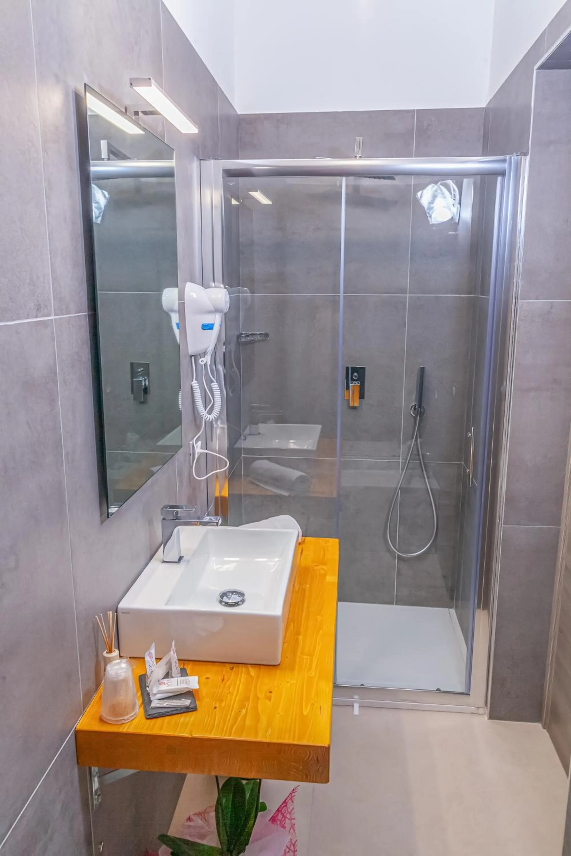 Bathroom in Isgrò Rooms