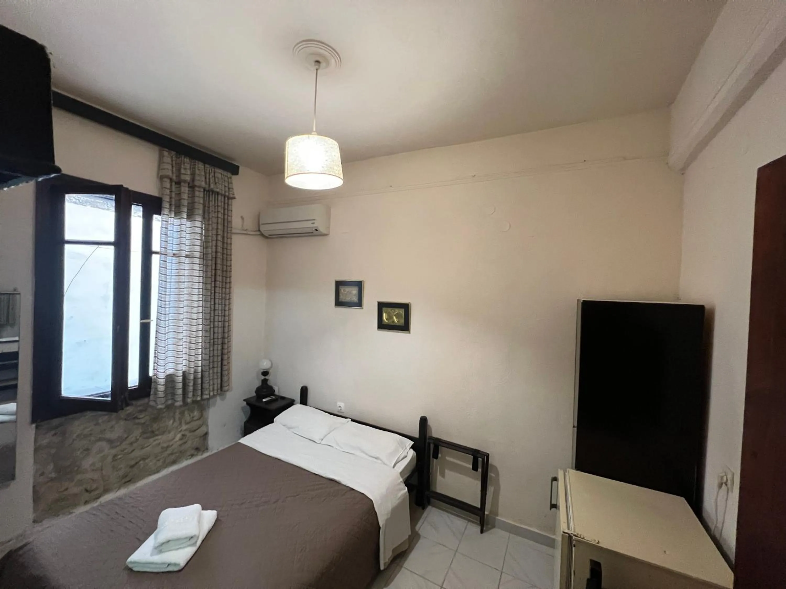 Photo of the whole room, Bed in Rethymno House