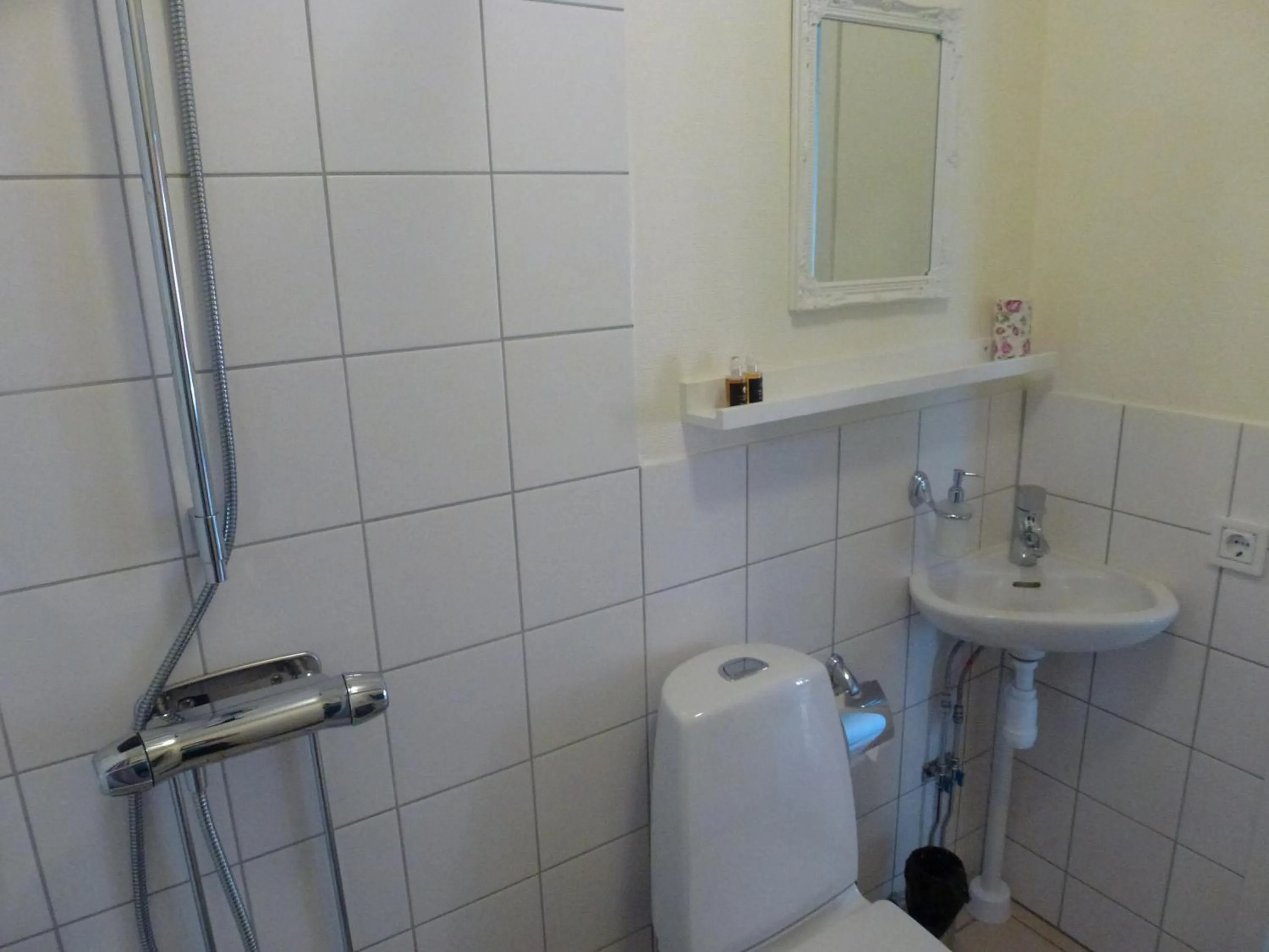 Photo of the whole room in Hotell Vita Hästen Hästveda