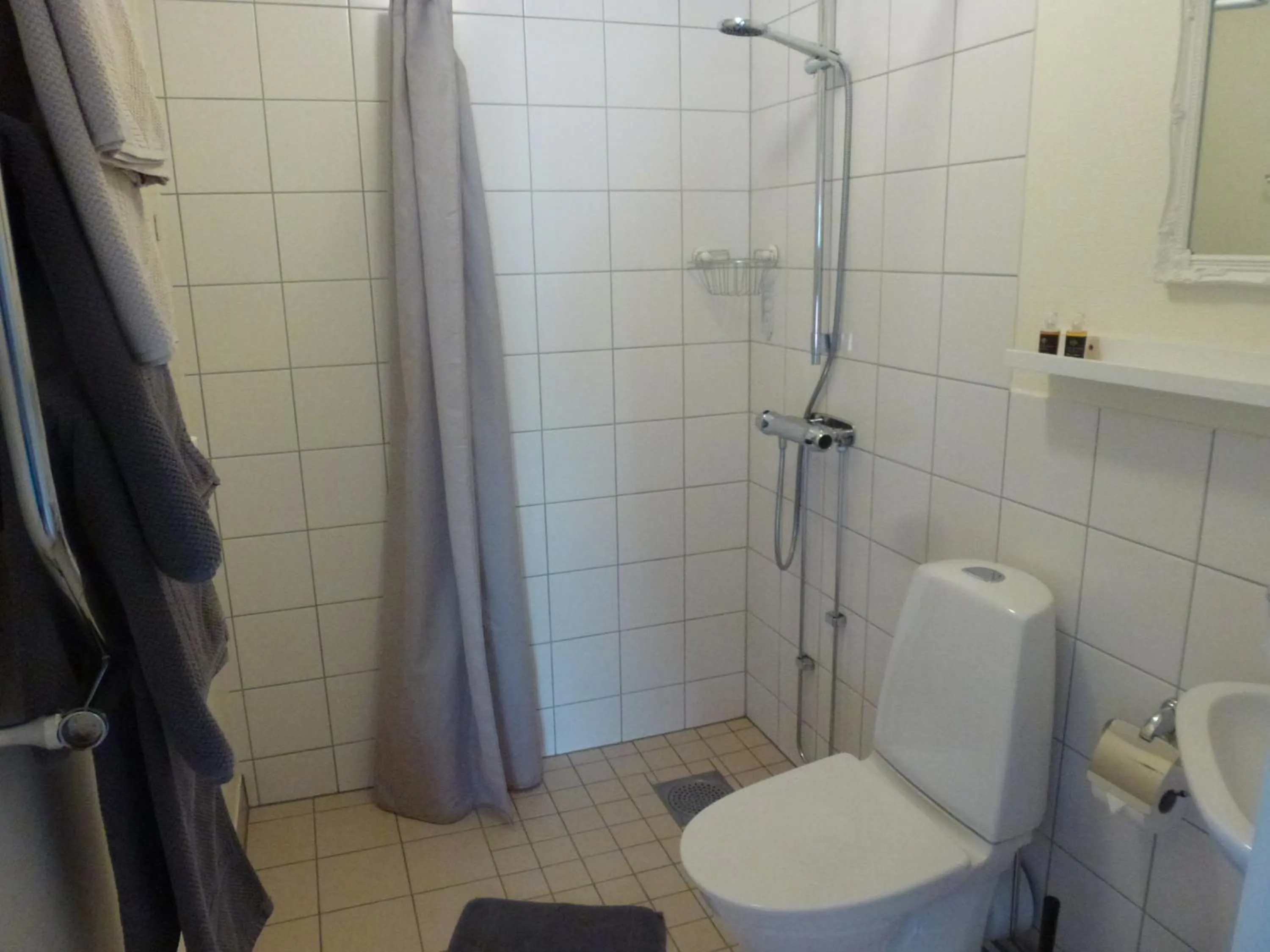 Photo of the whole room in Hotell Vita Hästen Hästveda