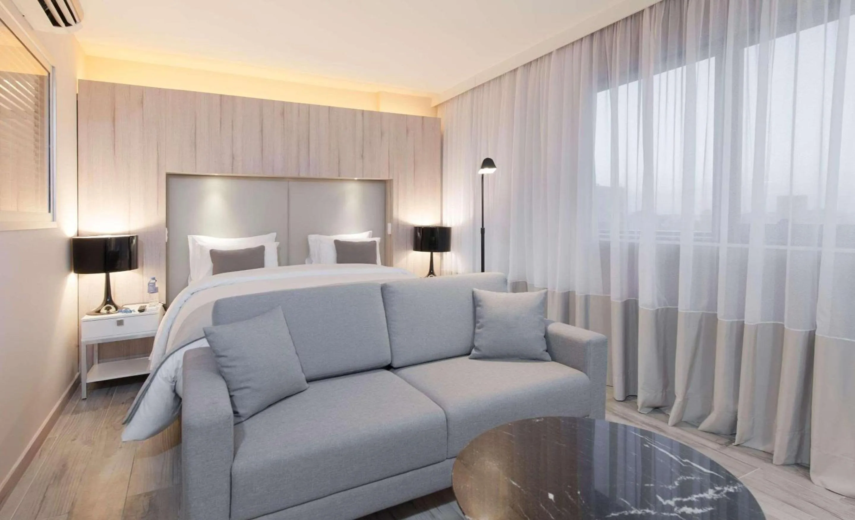 Bedroom, Bed in Radisson Blu Belo Horizonte Savassi