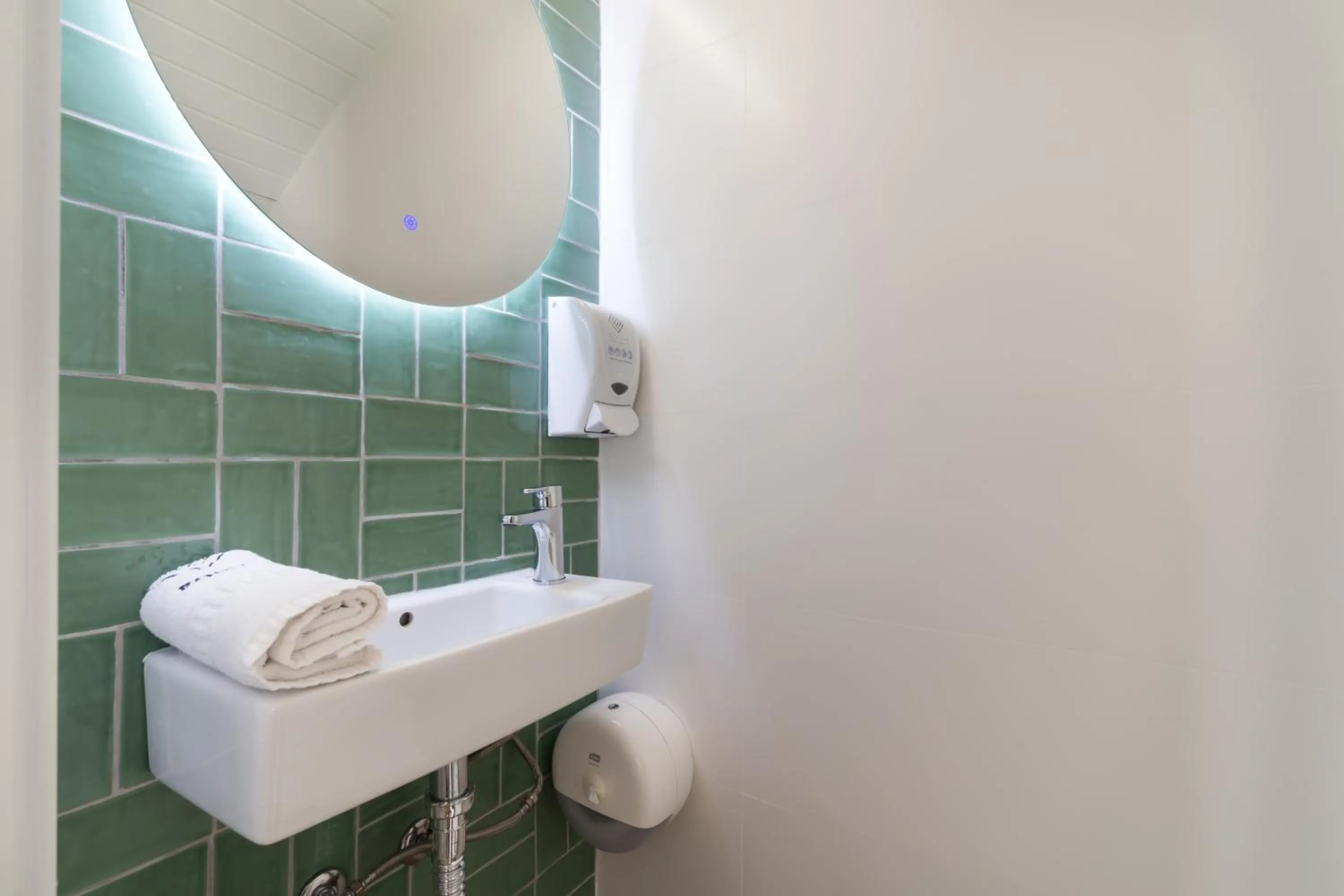 Toilet in Roisa Centro