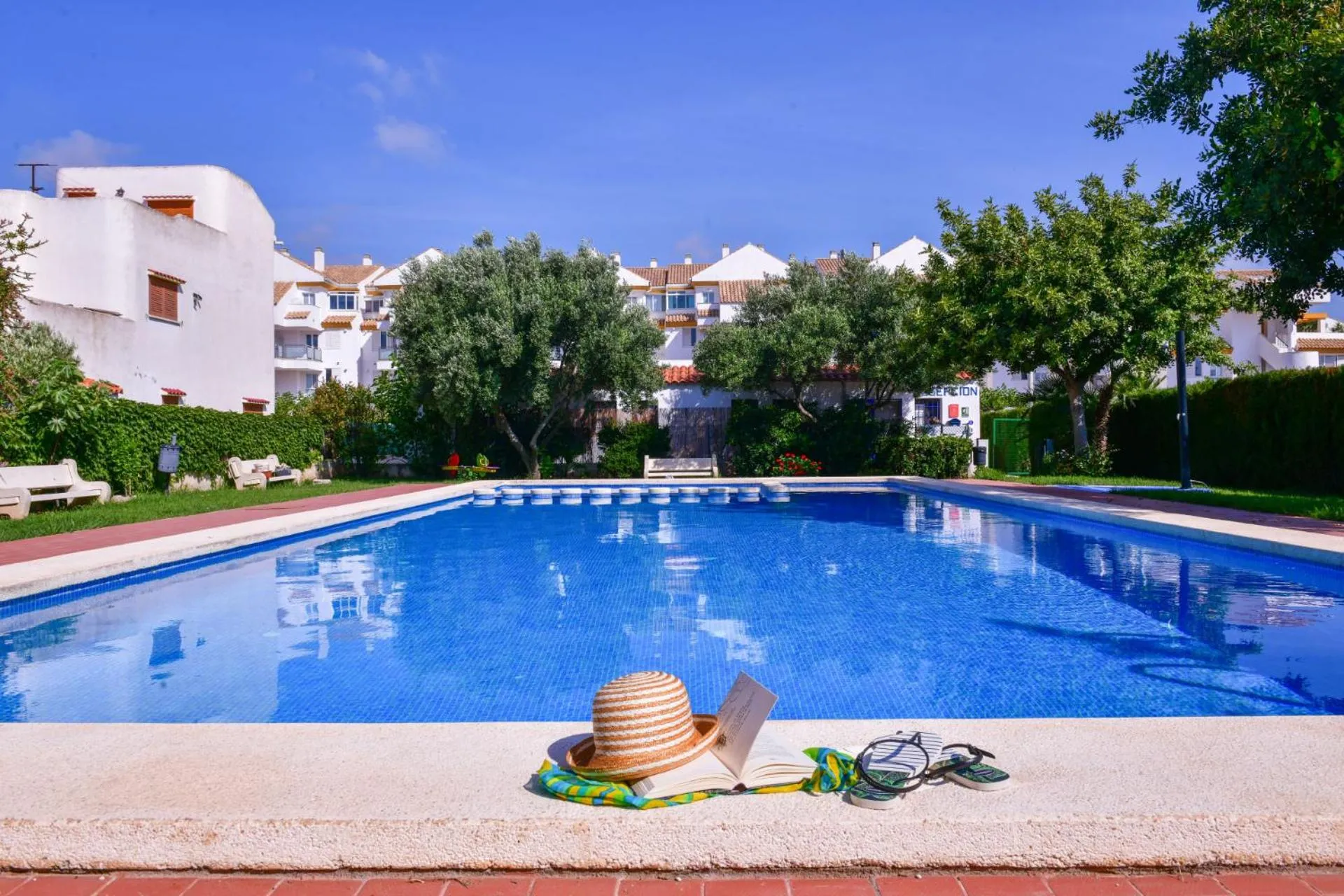 Swimming pool in Euromar I - TEPINSA Alquiler de Apartamentos