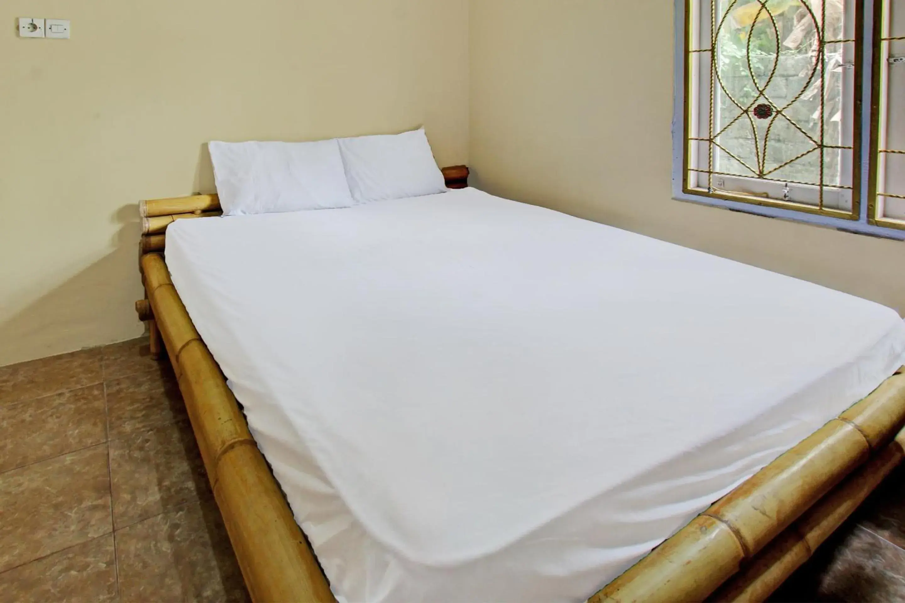 Deluxe Double Room in Hotel O Zahira Homestay Near Ekas Surf School and Service Deluxe Double Room in Hotel O Zahira Homestay Near Ekas Surf School and Service