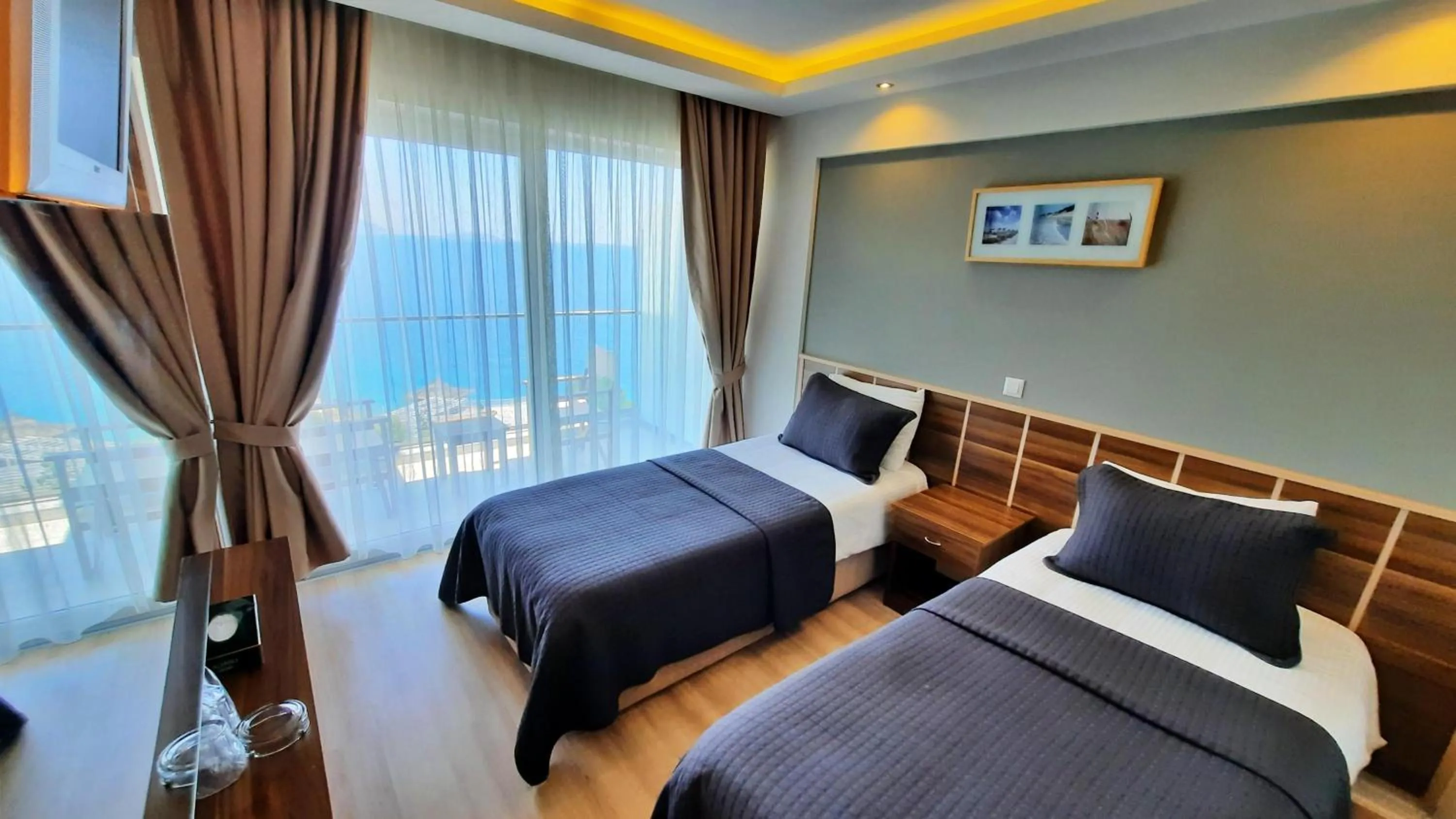 Photo of the whole room, Bed in Aquarius Hotel