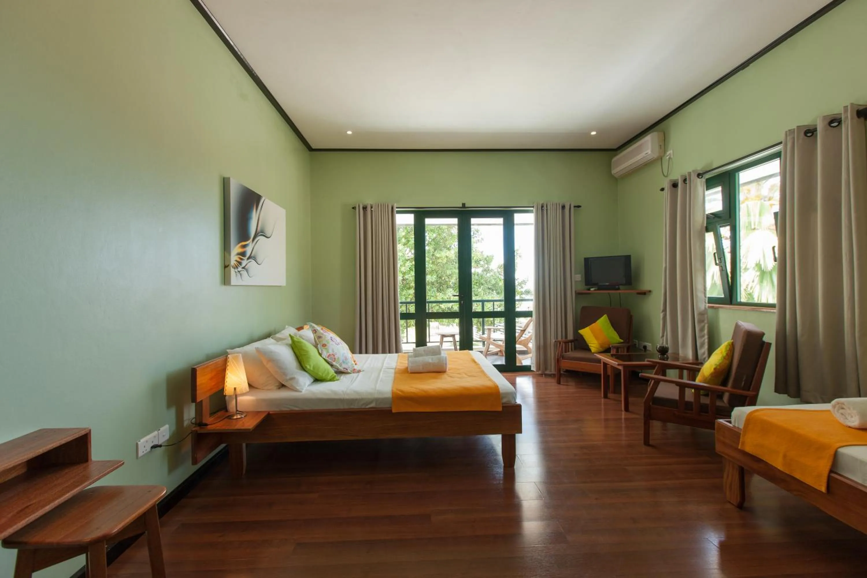 Bedroom, Bed in La Kaz Safran