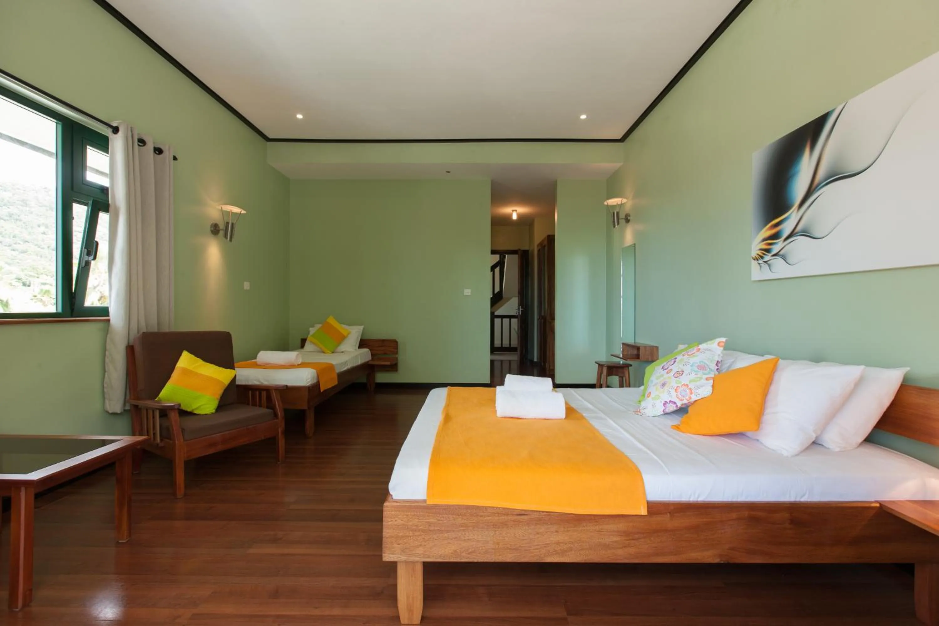 Photo of the whole room, Bed in La Kaz Safran