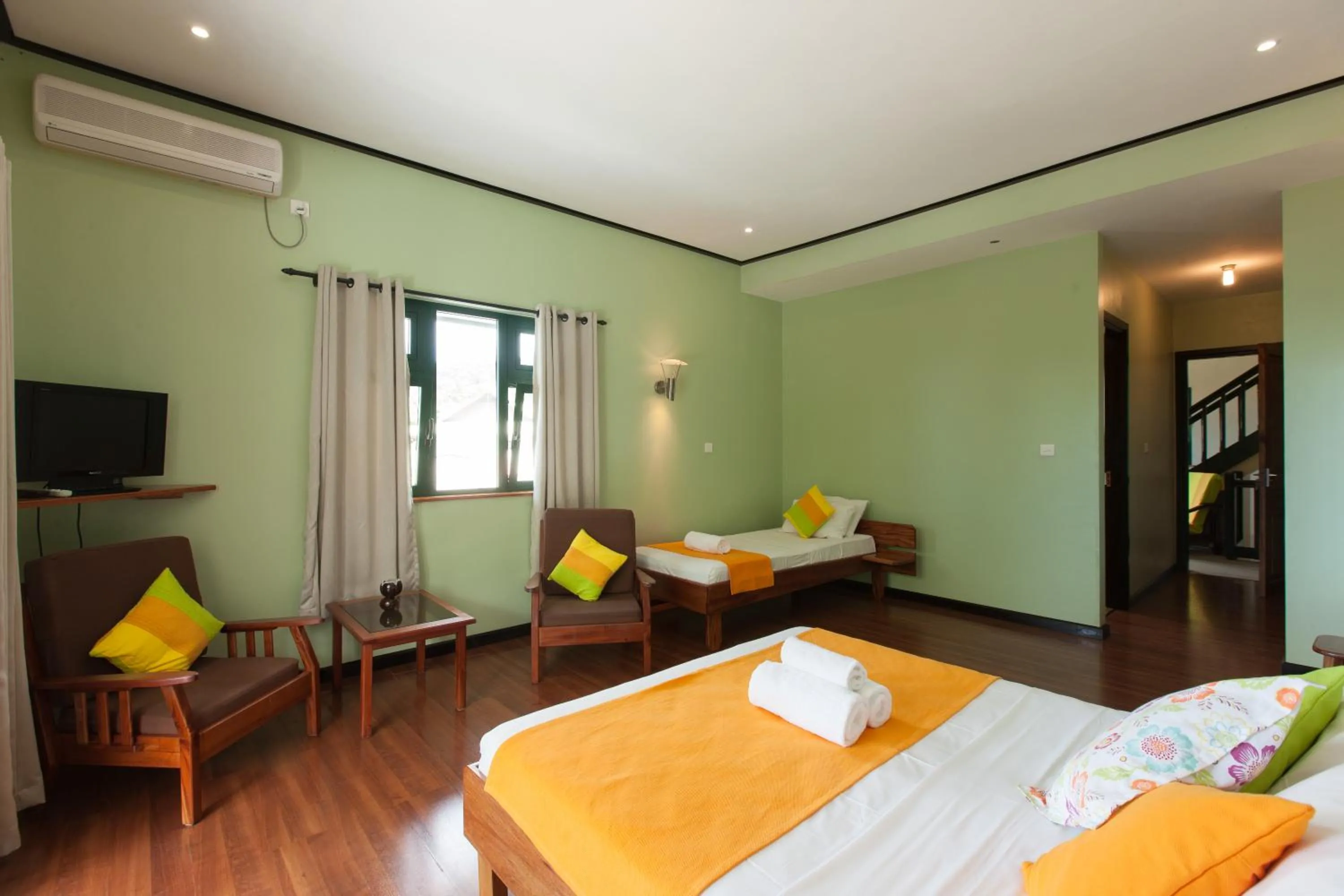 Photo of the whole room, Bed in La Kaz Safran