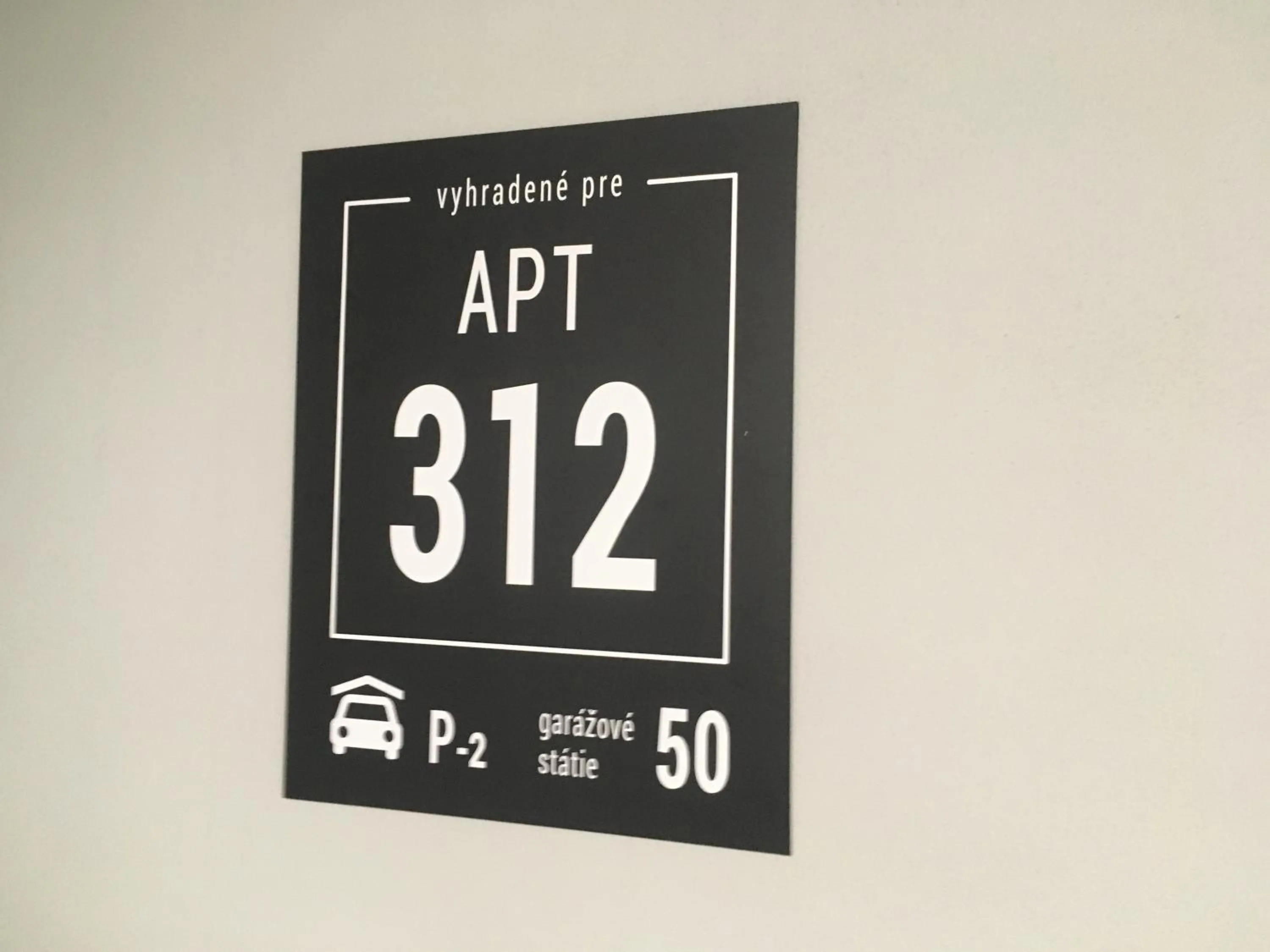 Parking in Apartmán s výhľadom na štíty Ovruč 312