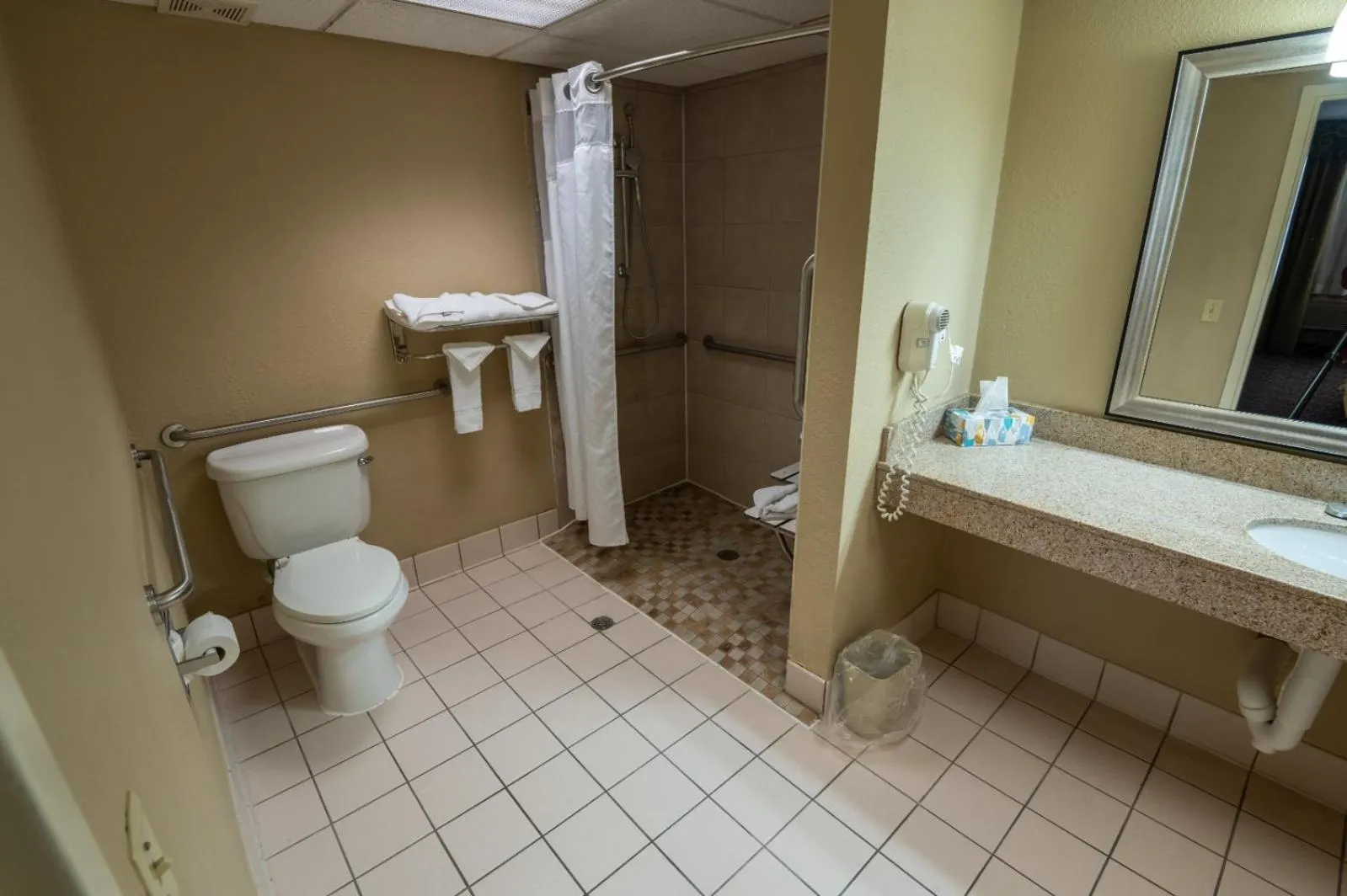 Quality Inn & Suites Downtown Mansfield