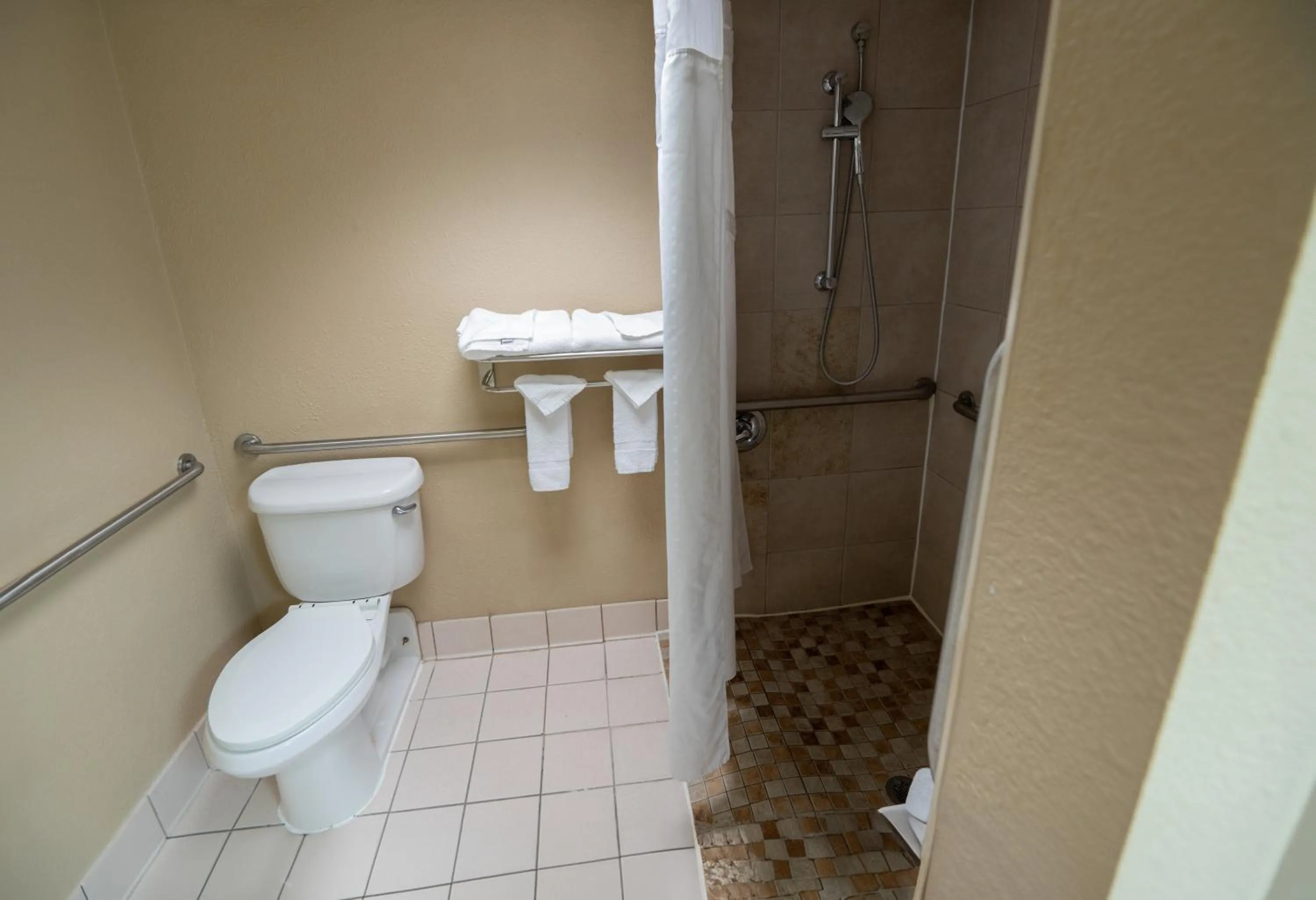 Quality Inn & Suites Downtown Mansfield