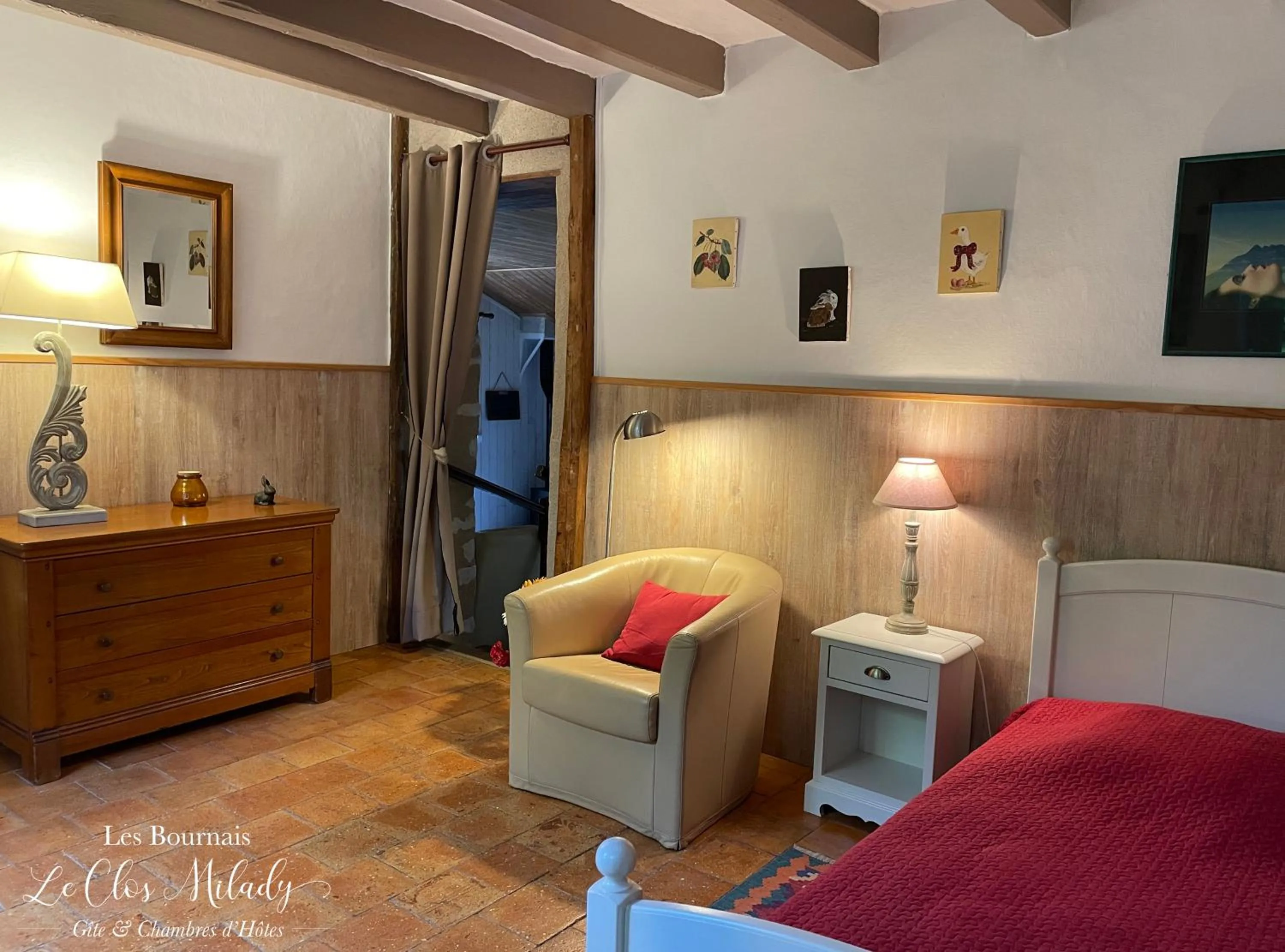 Photo of the whole room, Bed in Chambres d'Hôtes Les Bournais - Le Clos Milady